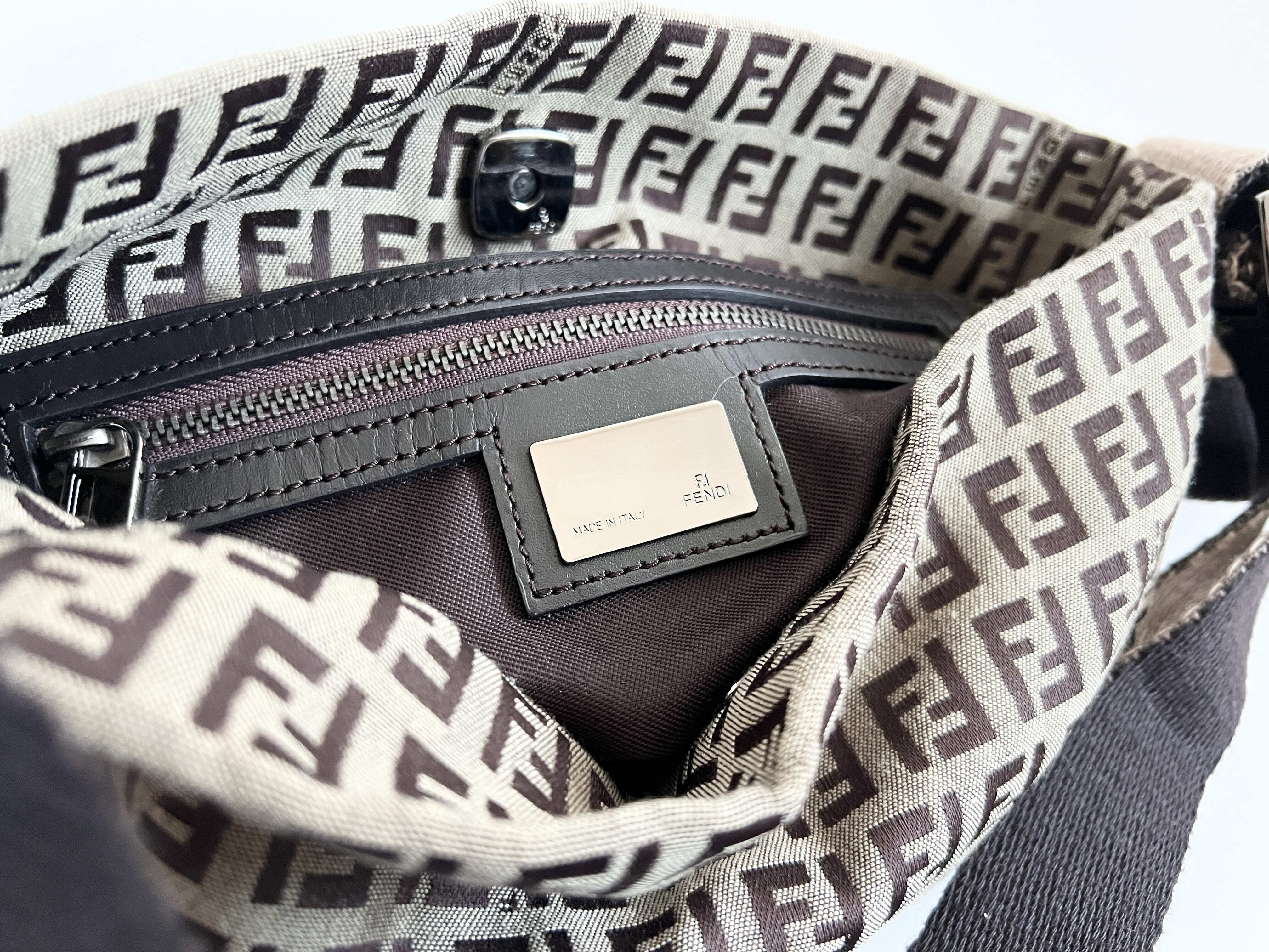 Zucchino Leather Canvas Logo Shoulder Bag (One-Shoulder Bag) — view 6