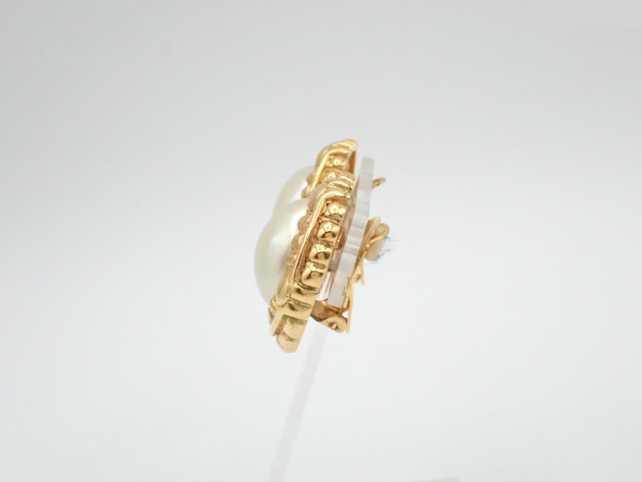 earrings — view 3