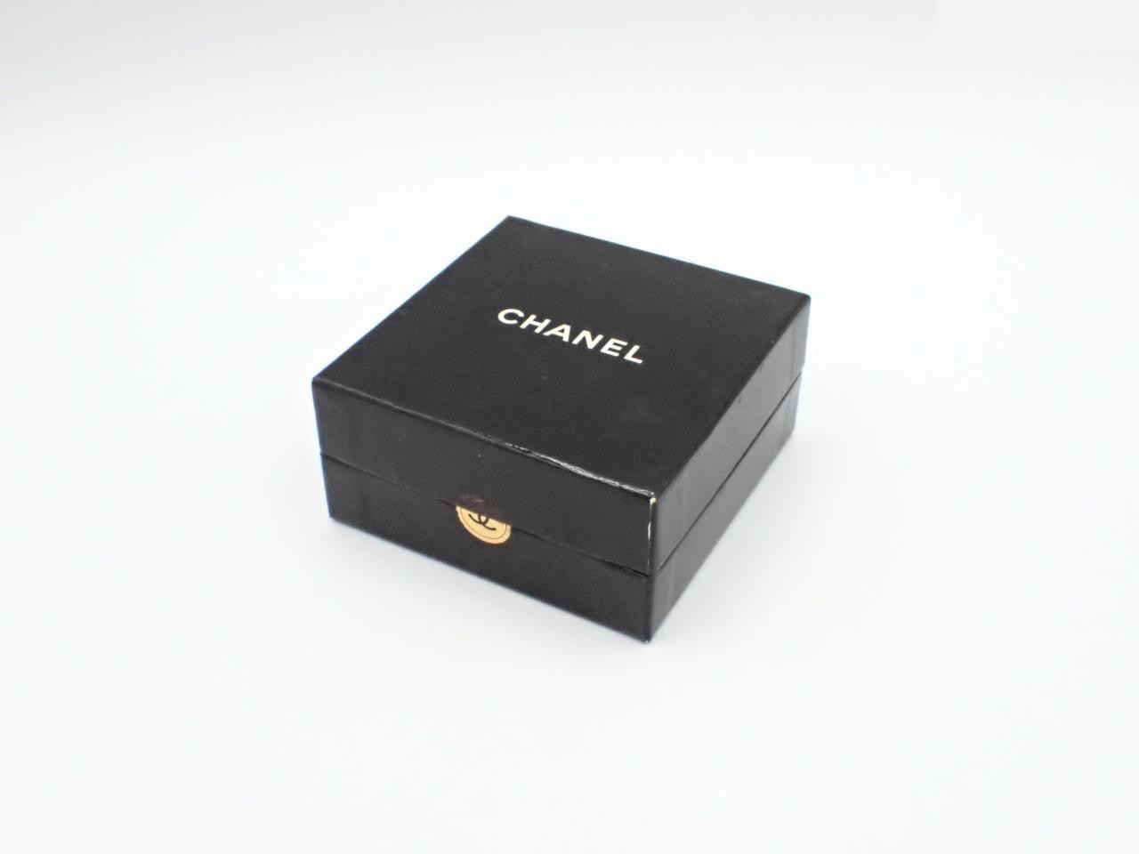 earrings — view 4