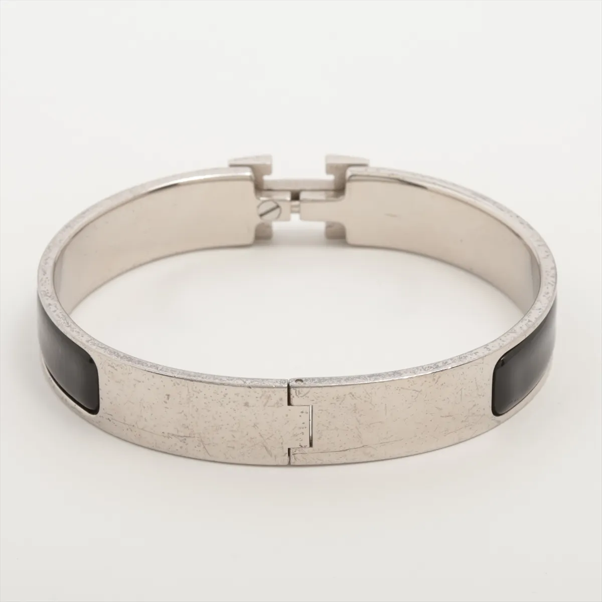 Click H Bangle Fan Bangle Metal Black x Silver. — view 2