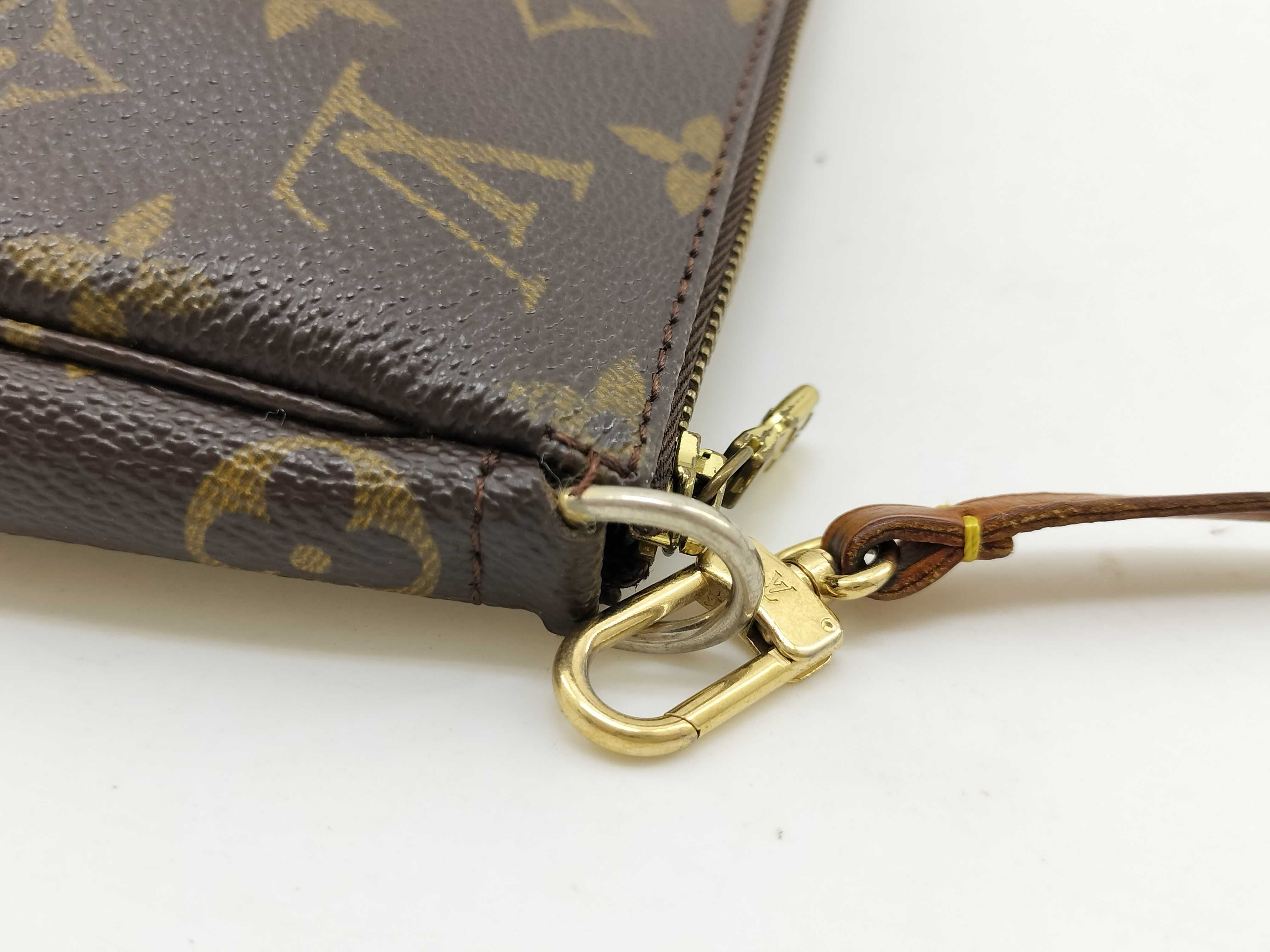 Monogram Accessoires Pouch — view 7