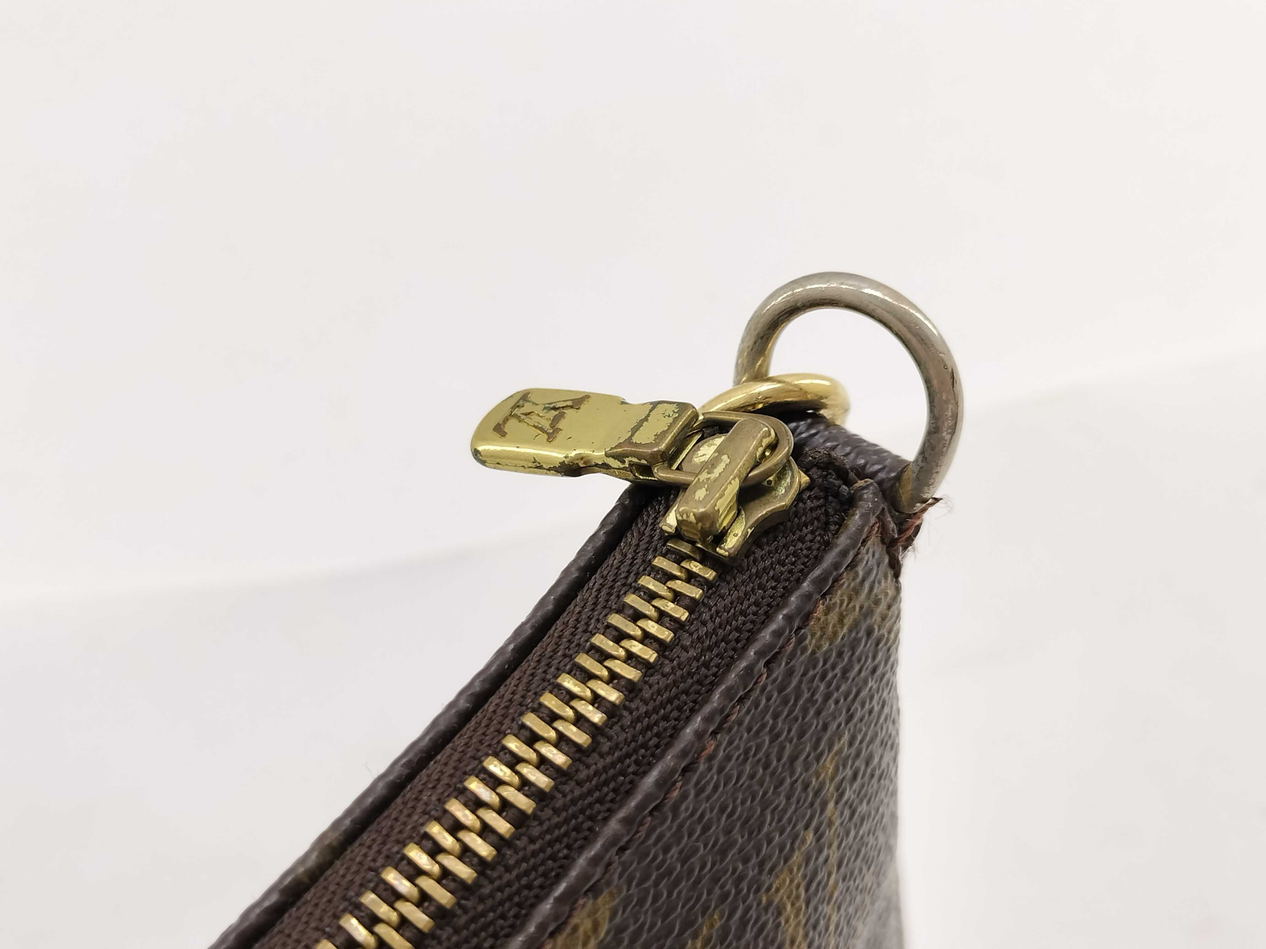 Monogram Accessoires Pouch — view 9
