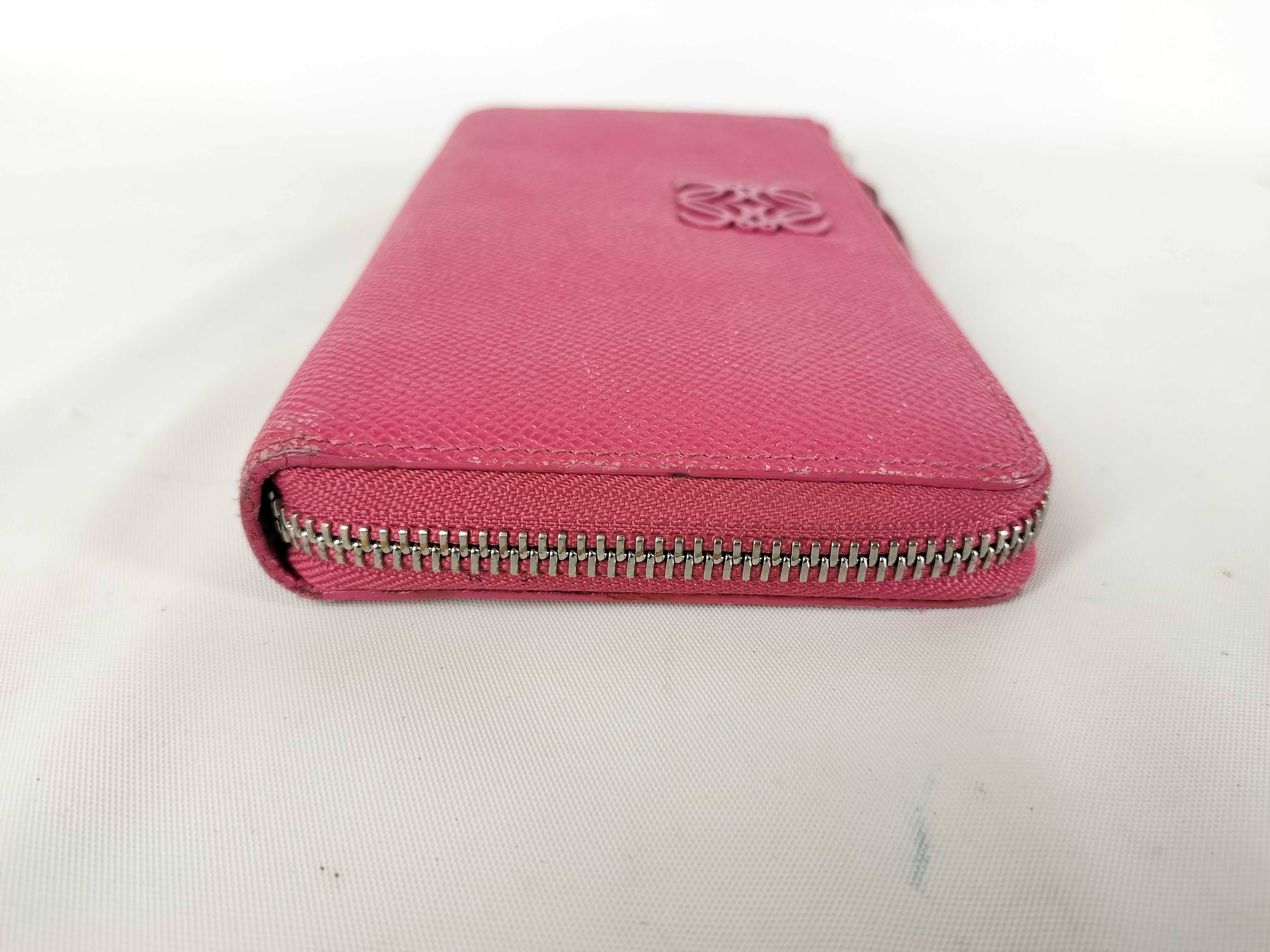 long leather wallet, pink, anagram design. — view 3