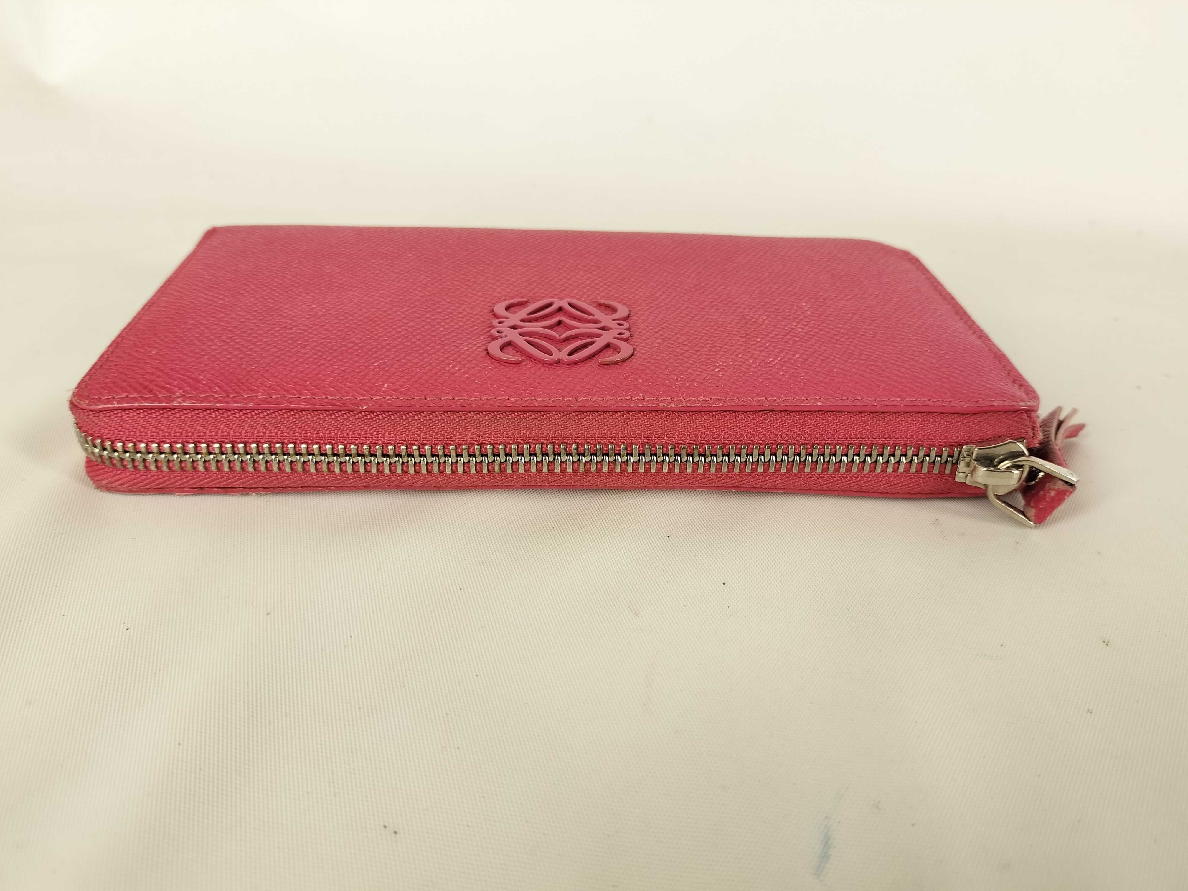 long leather wallet, pink, anagram design. — view 4