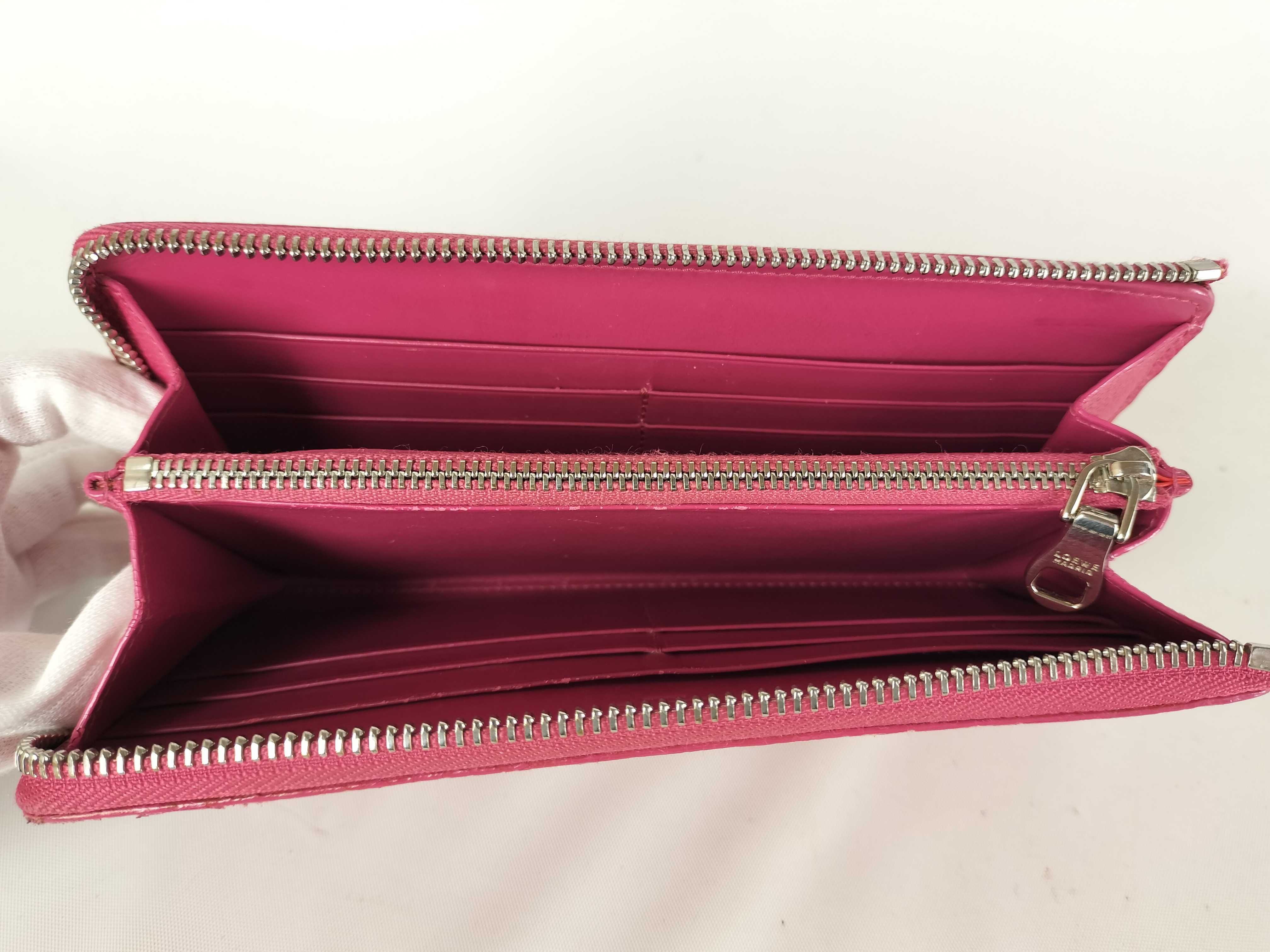 long leather wallet, pink, anagram design. — view 7