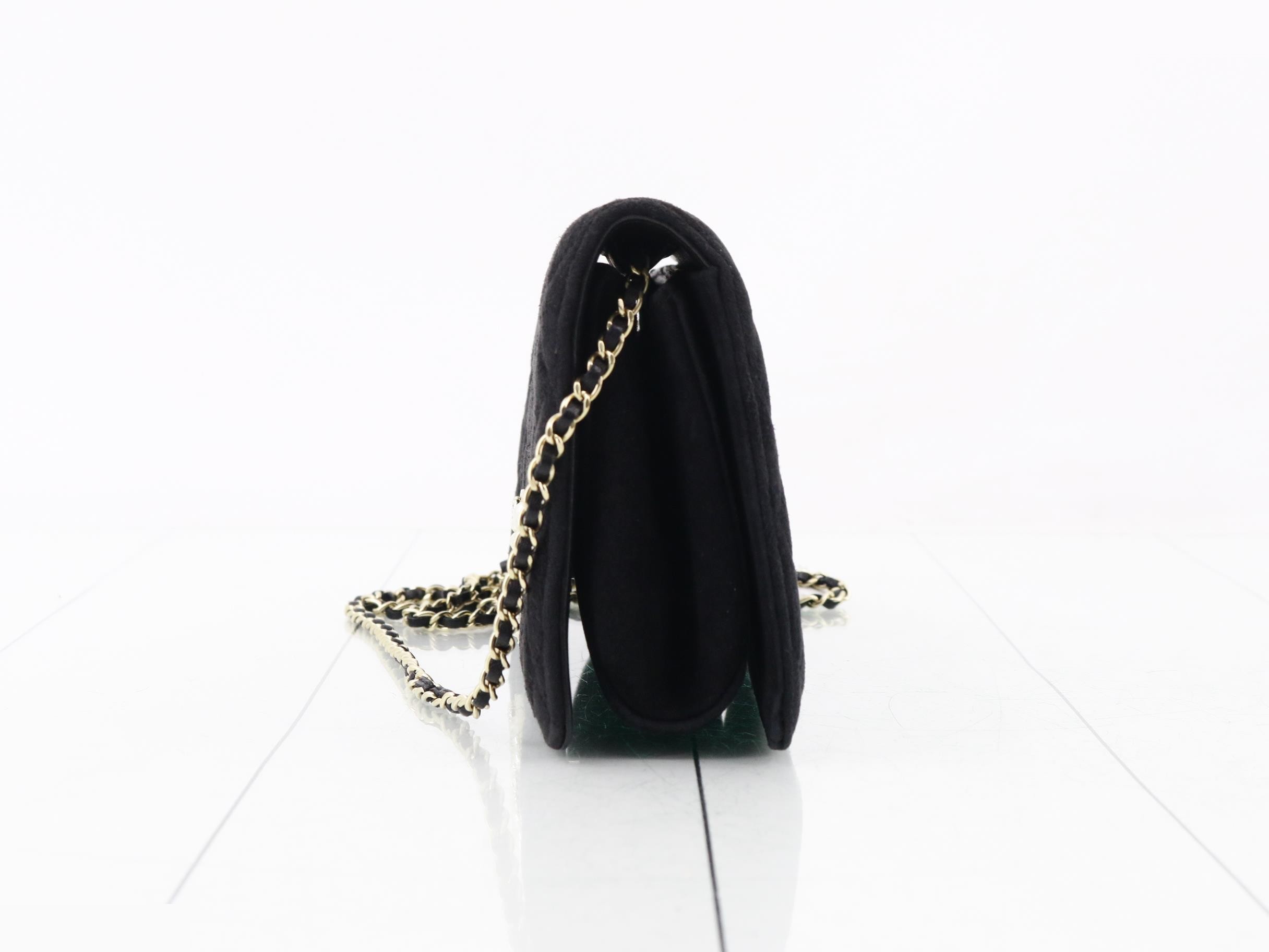 Matelassé (bag) - Shoulder bag — view 3