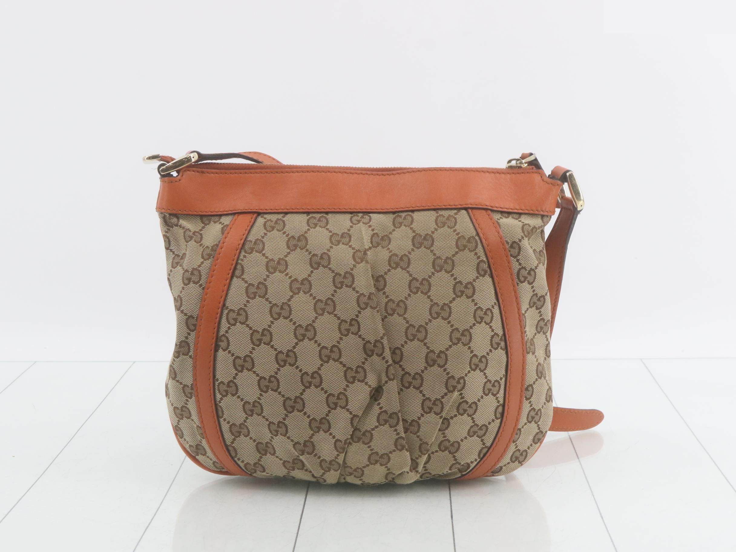 Comes with dust bag. GG canvas Abbey shoulder bag. (Item number: 203257) — view 2