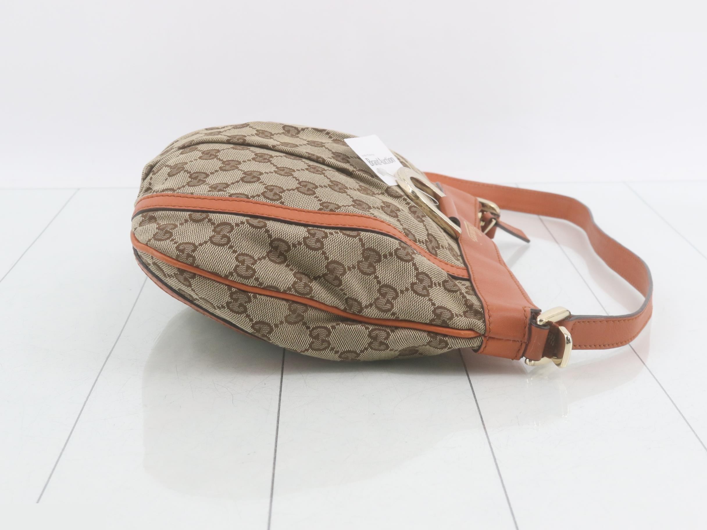 Comes with dust bag. GG canvas Abbey shoulder bag. (Item number: 203257) — view 3