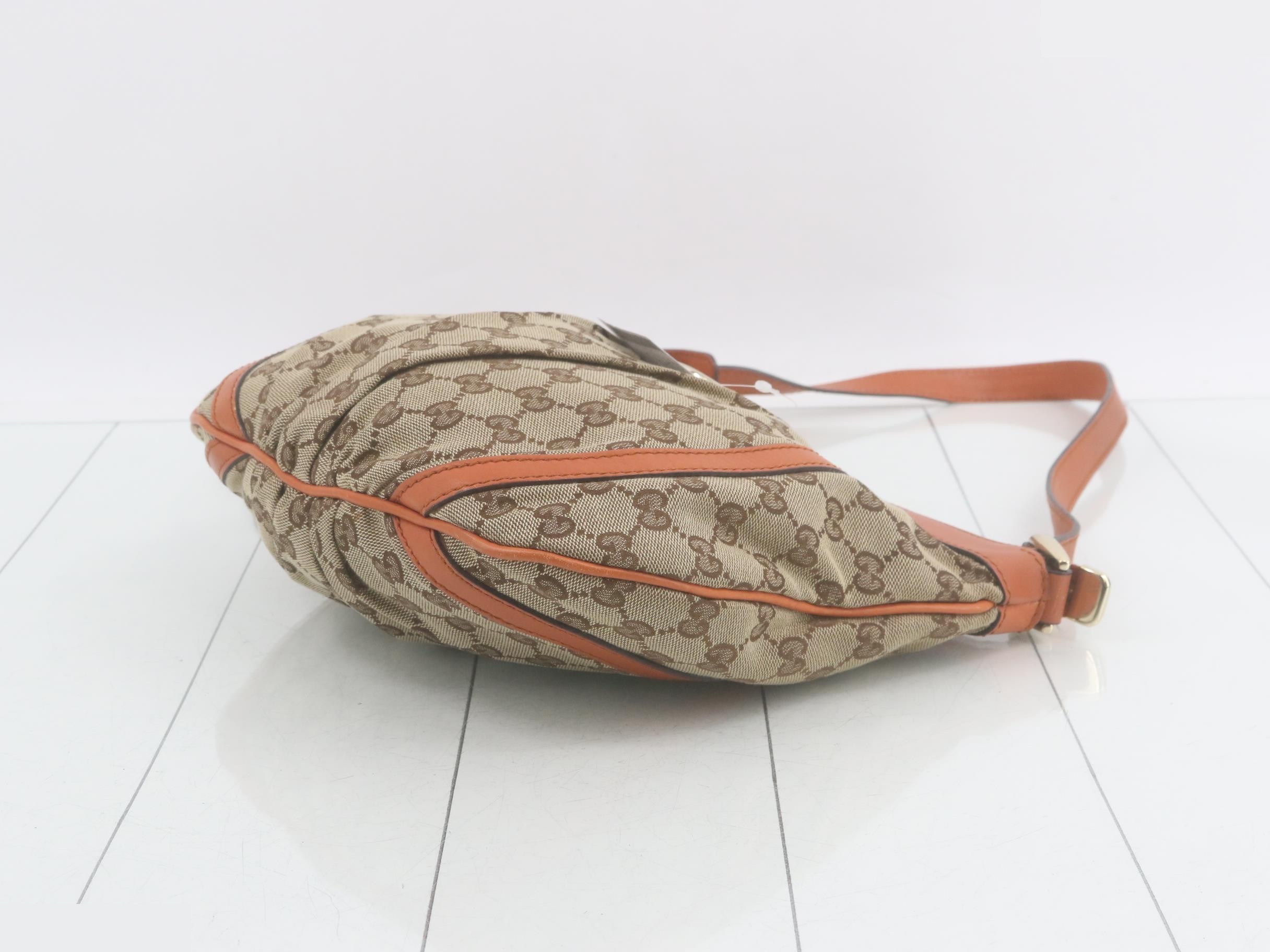 Comes with dust bag. GG canvas Abbey shoulder bag. (Item number: 203257) — view 6