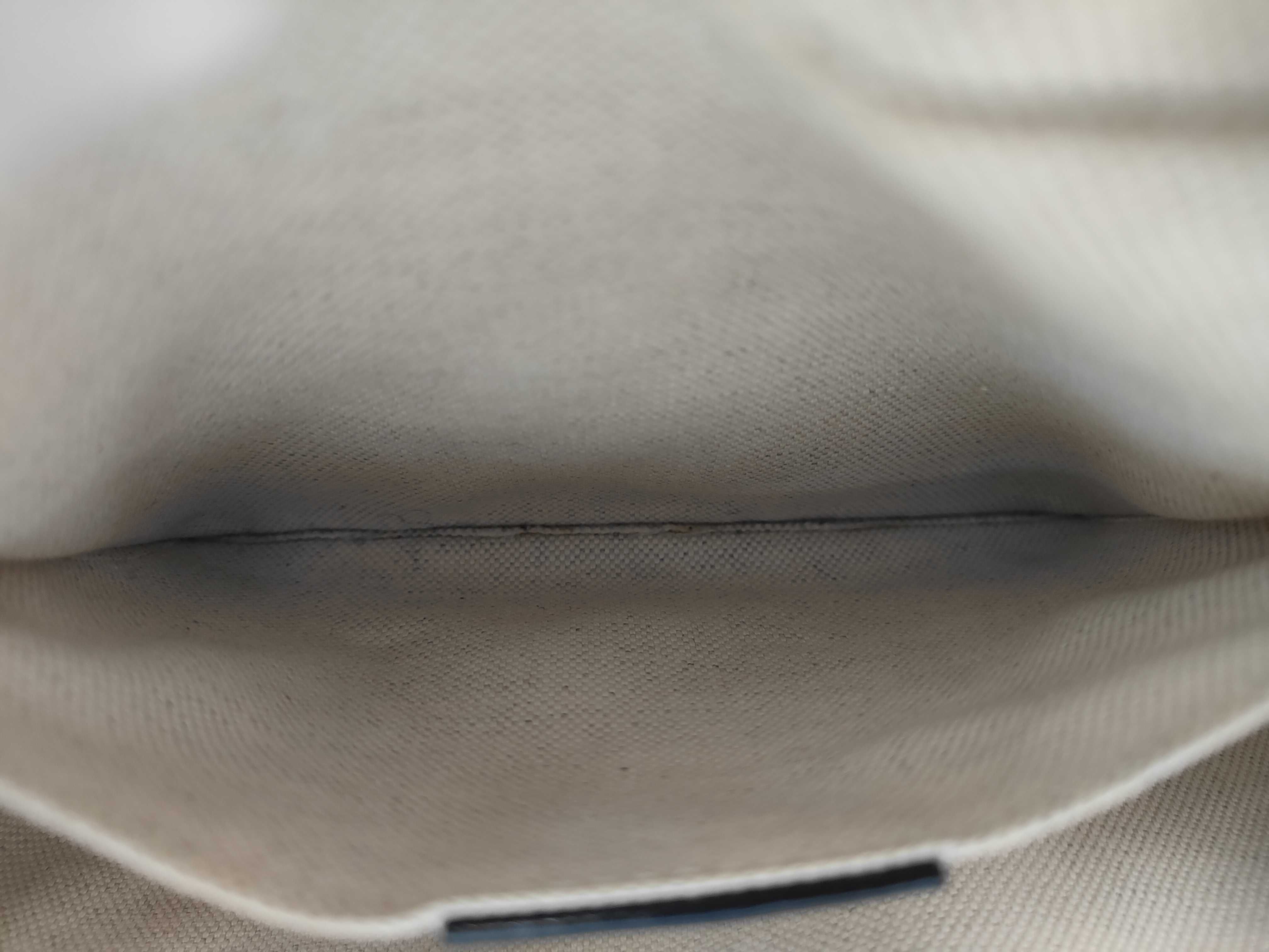 GG Marmont Shoulder Bag — view 11