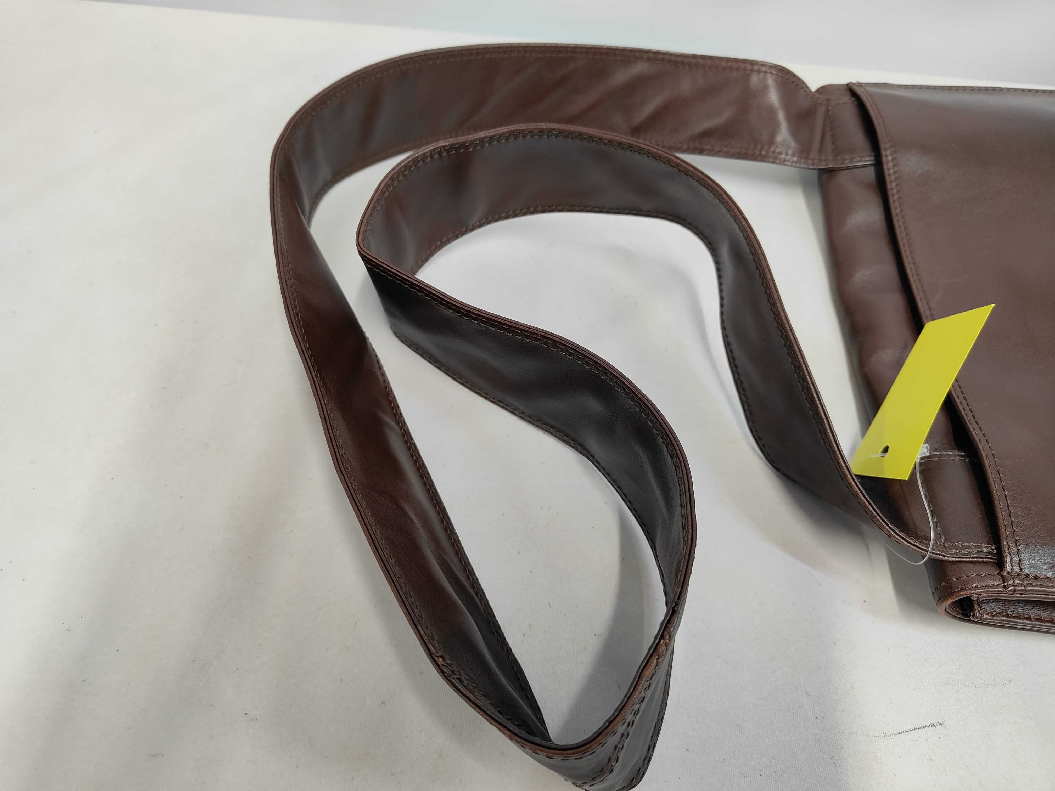 Lambskin One-Shoulder Bag Vintage Shoulder Bag — view 5
