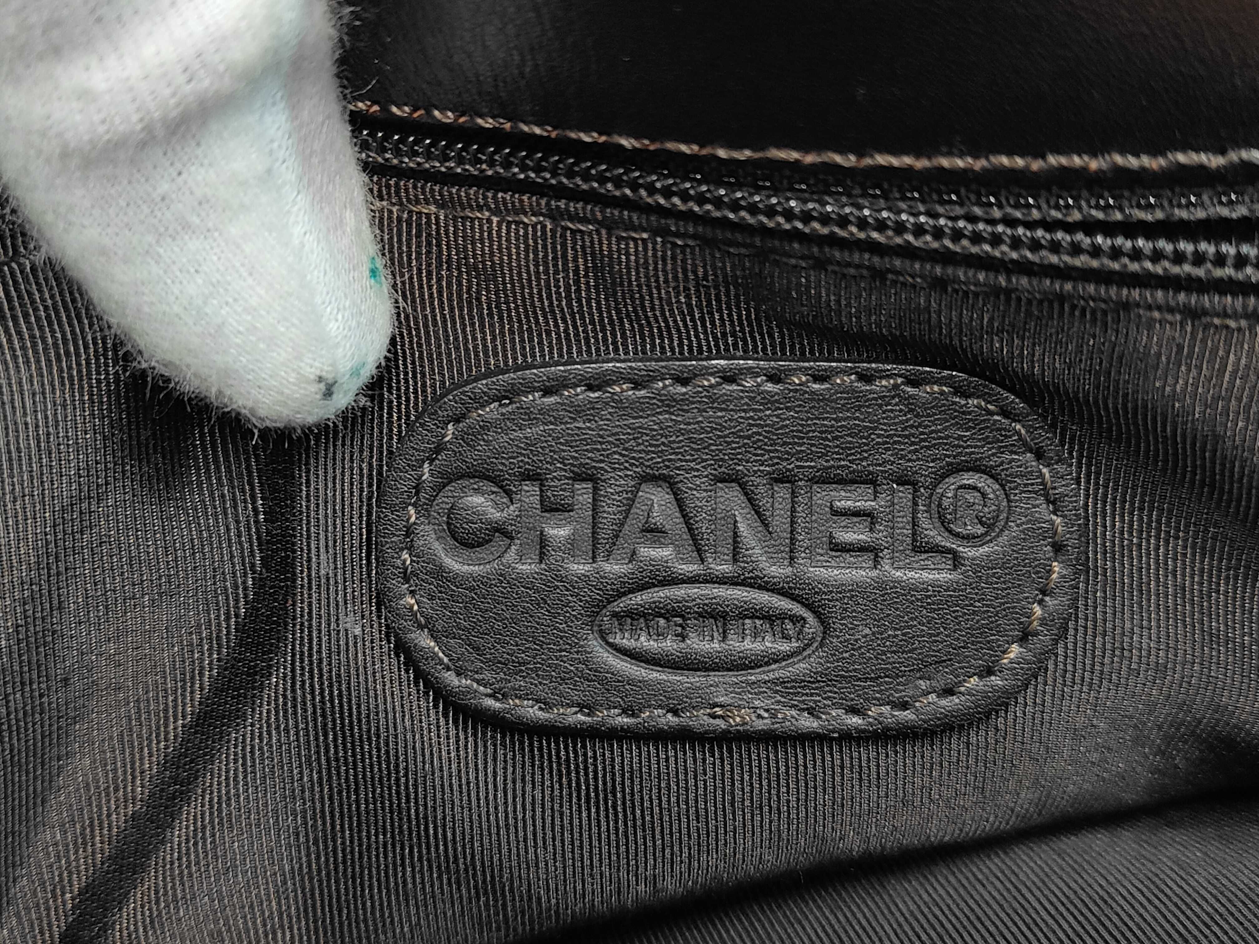 Lambskin One-Shoulder Bag Vintage Shoulder Bag — view 8