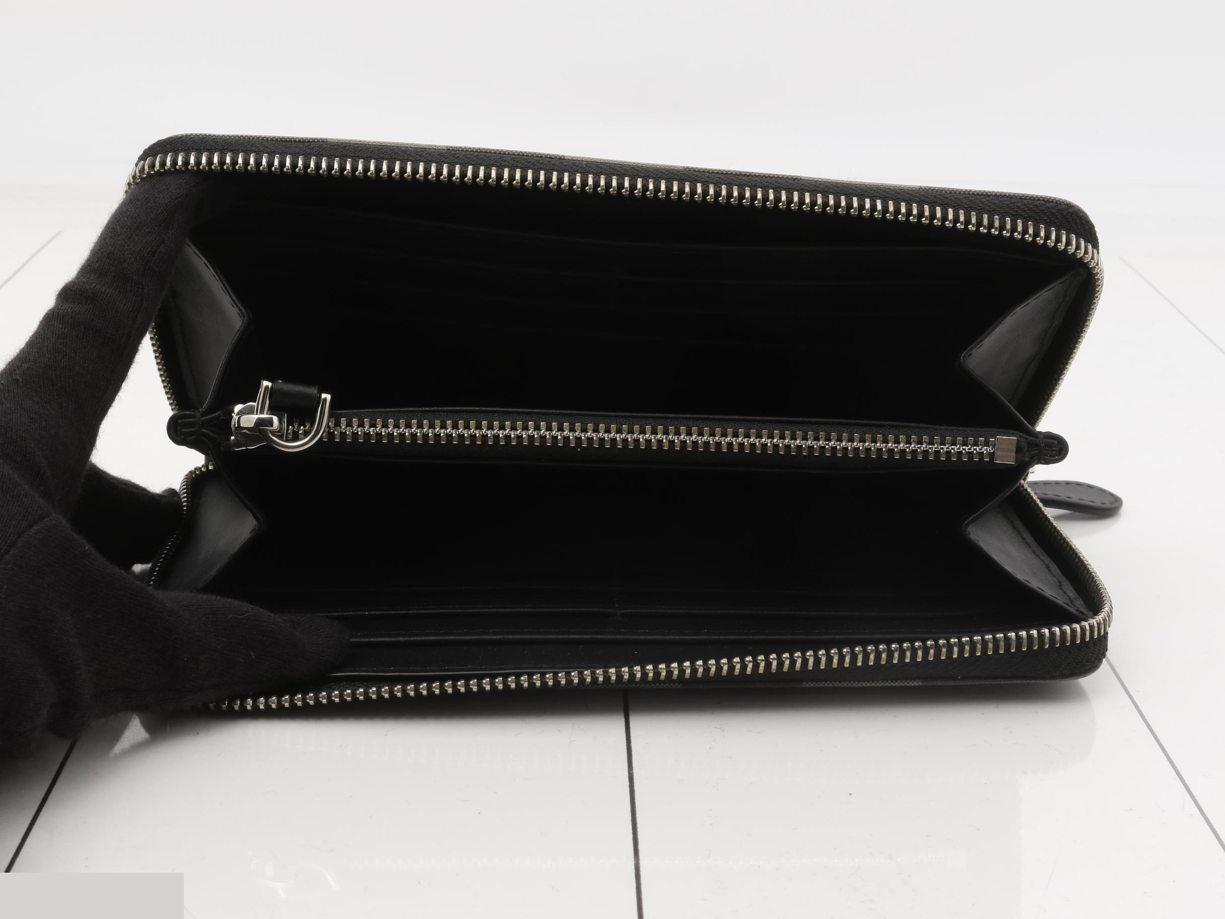 Other lines: Bags and Wallets — view 4