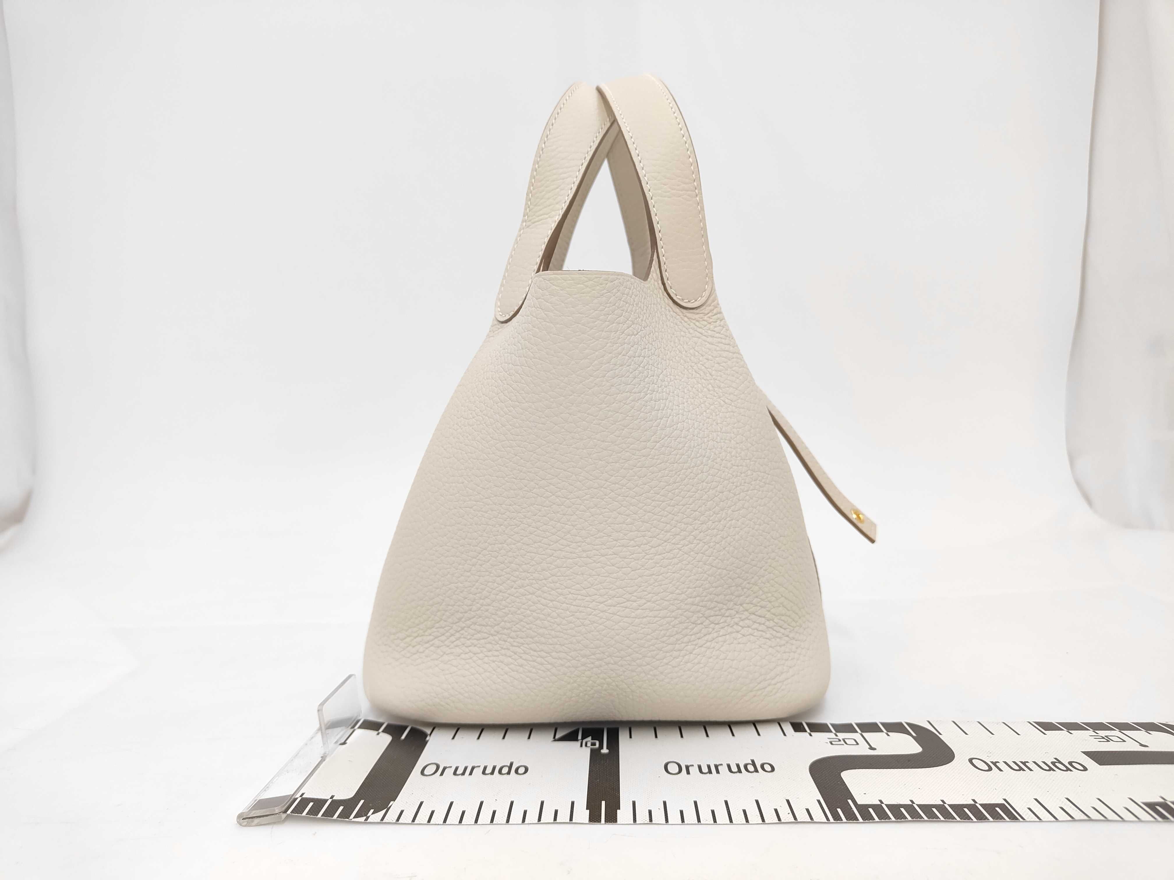 Picotin Lock 18, cream-colored, Taurillon Clemence leather, gold hardware, G stamp, handbag — view 2