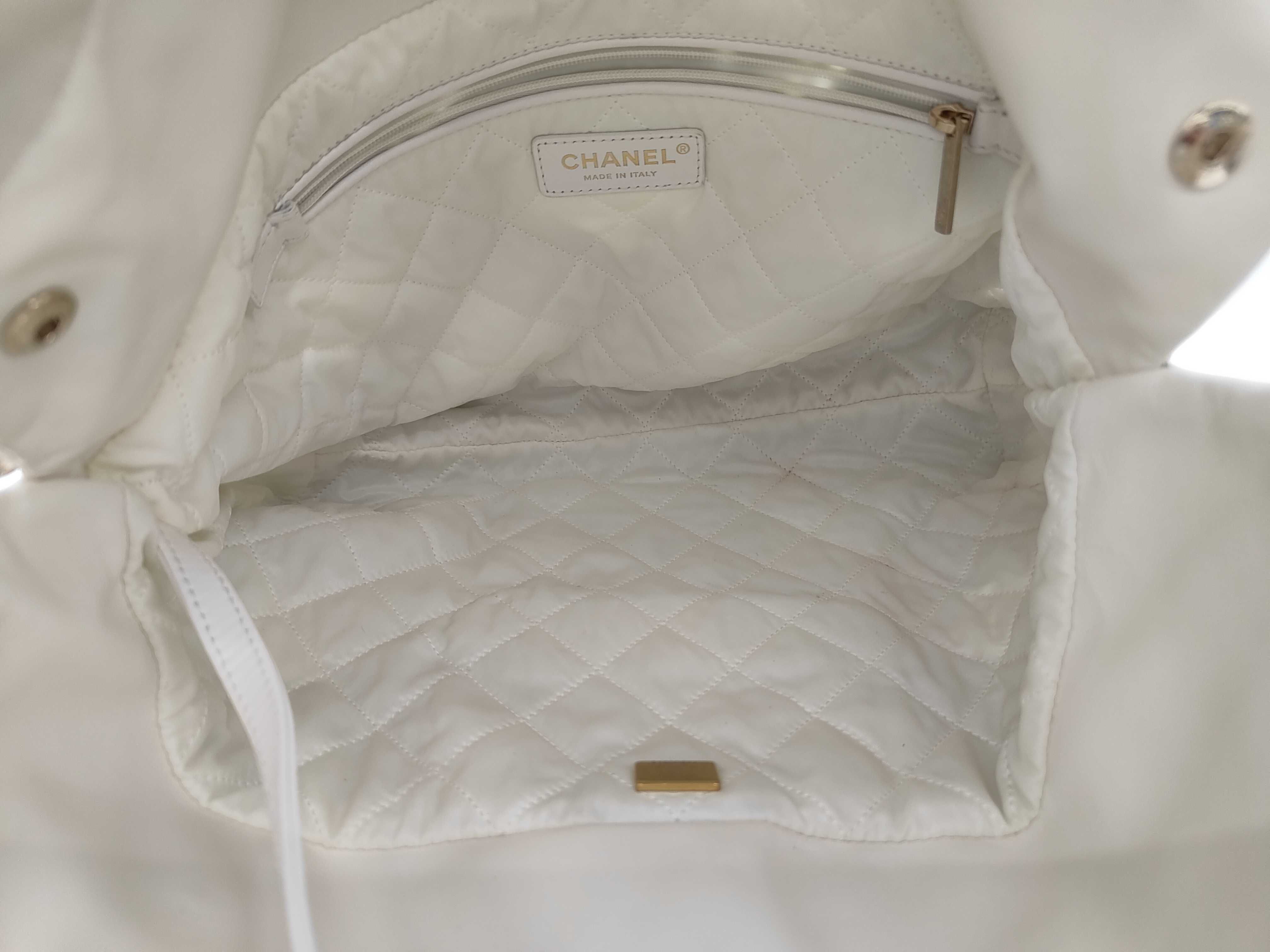 22 Small Punching White Serial Plate TX6UUG45 Shoulder Bag — view 8