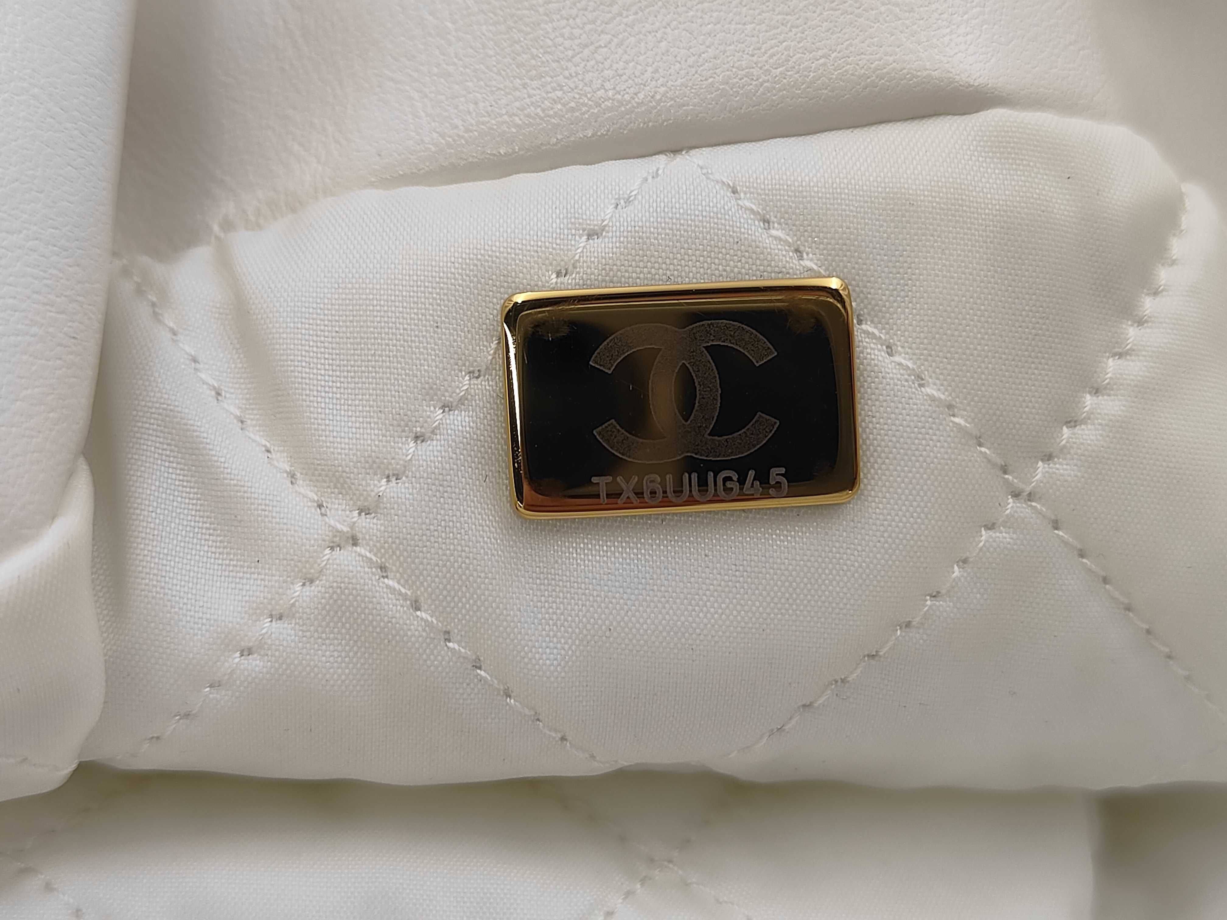 22 Small Punching White Serial Plate TX6UUG45 Shoulder Bag — view 10
