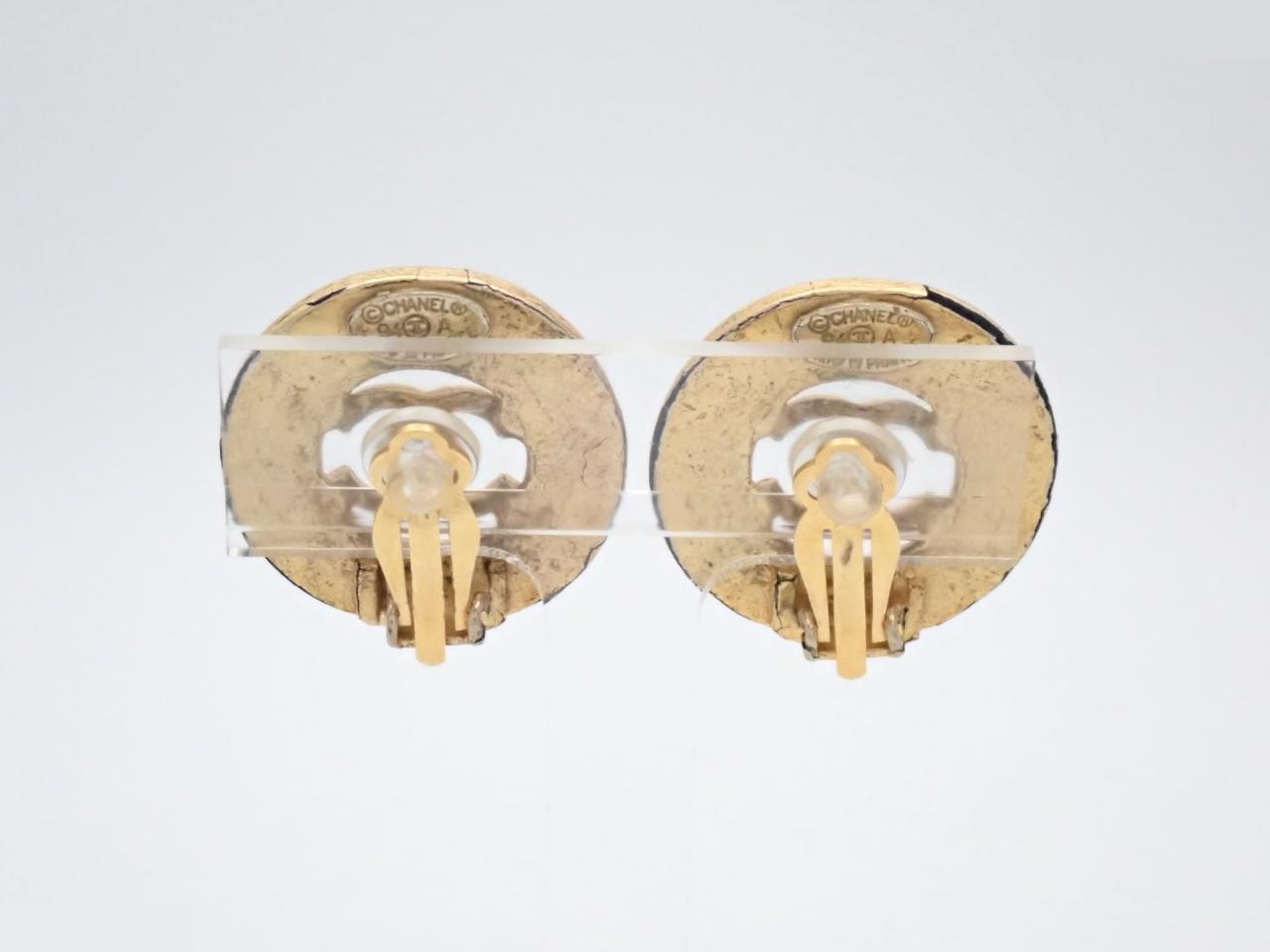Vintage Classic (Precious Metal) Earrings — view 2