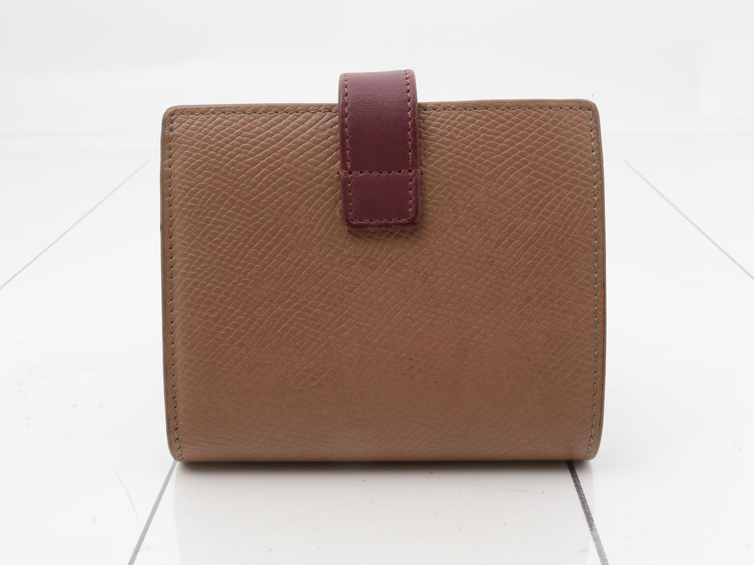 wallet — view 2