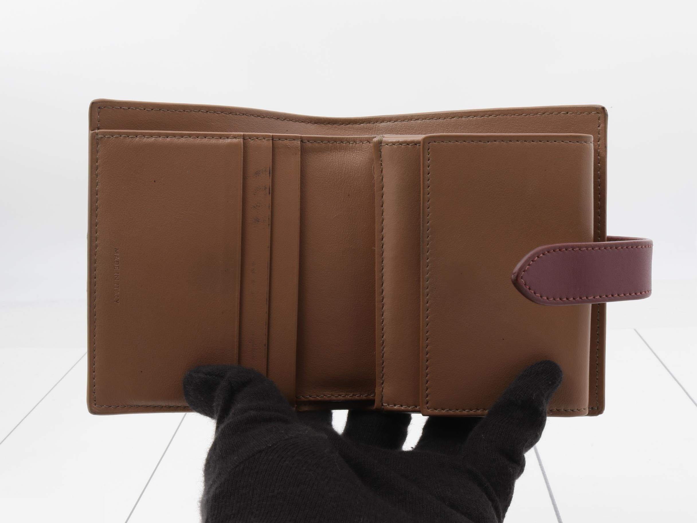 wallet — view 4