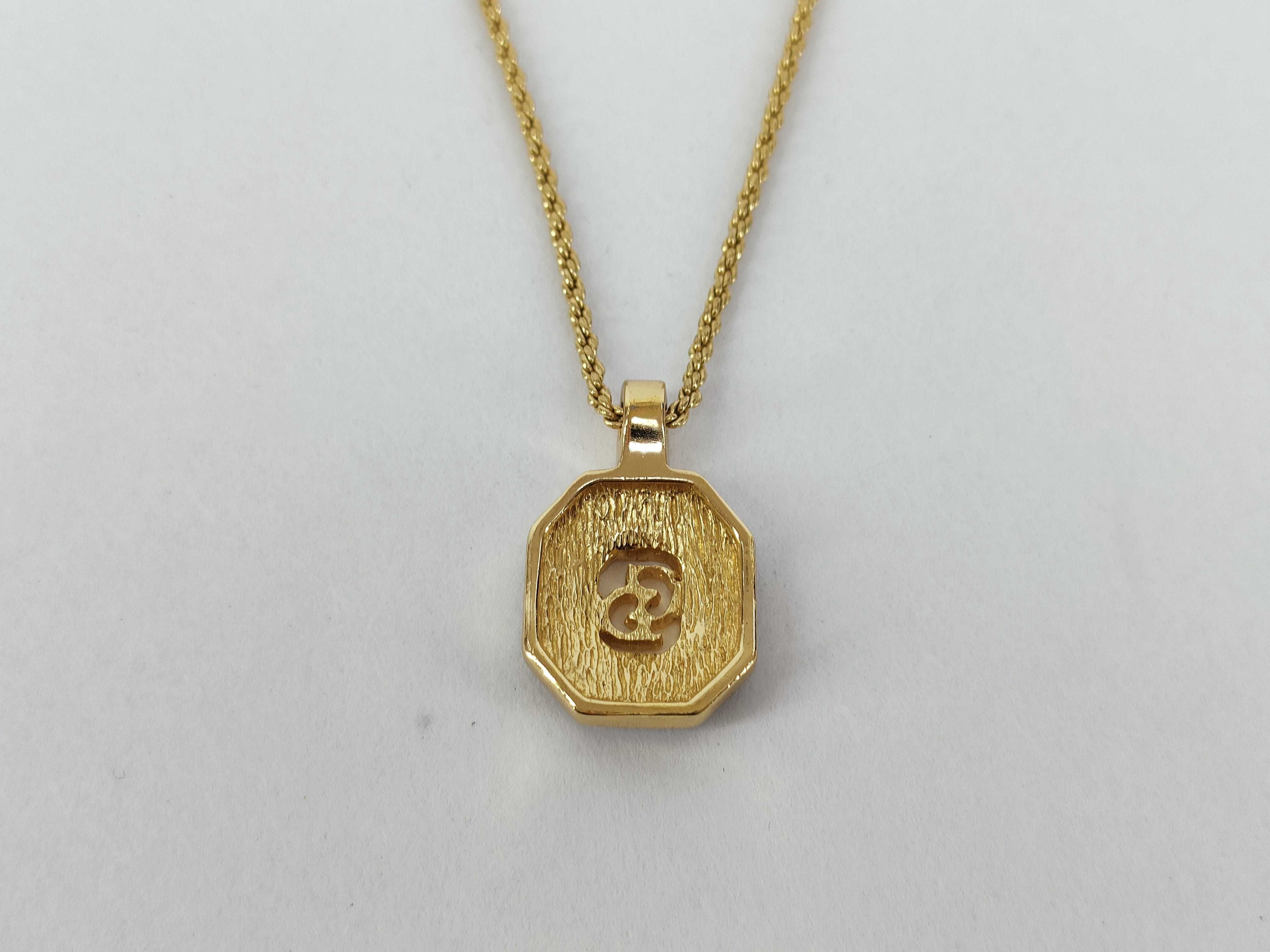 necklace — view 2