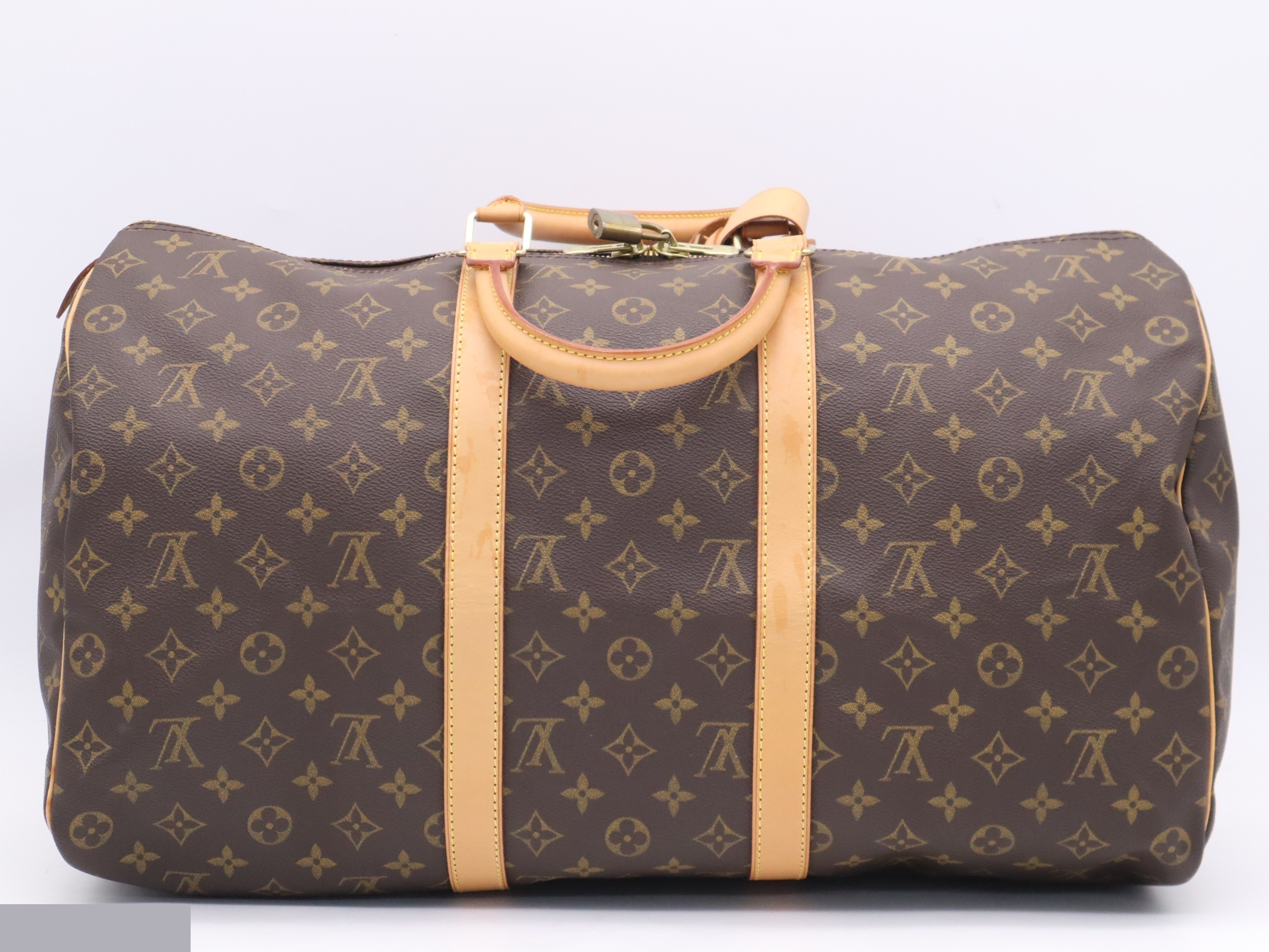 Keepall 55 with padlock, 2 keys, and name tag. — view 2