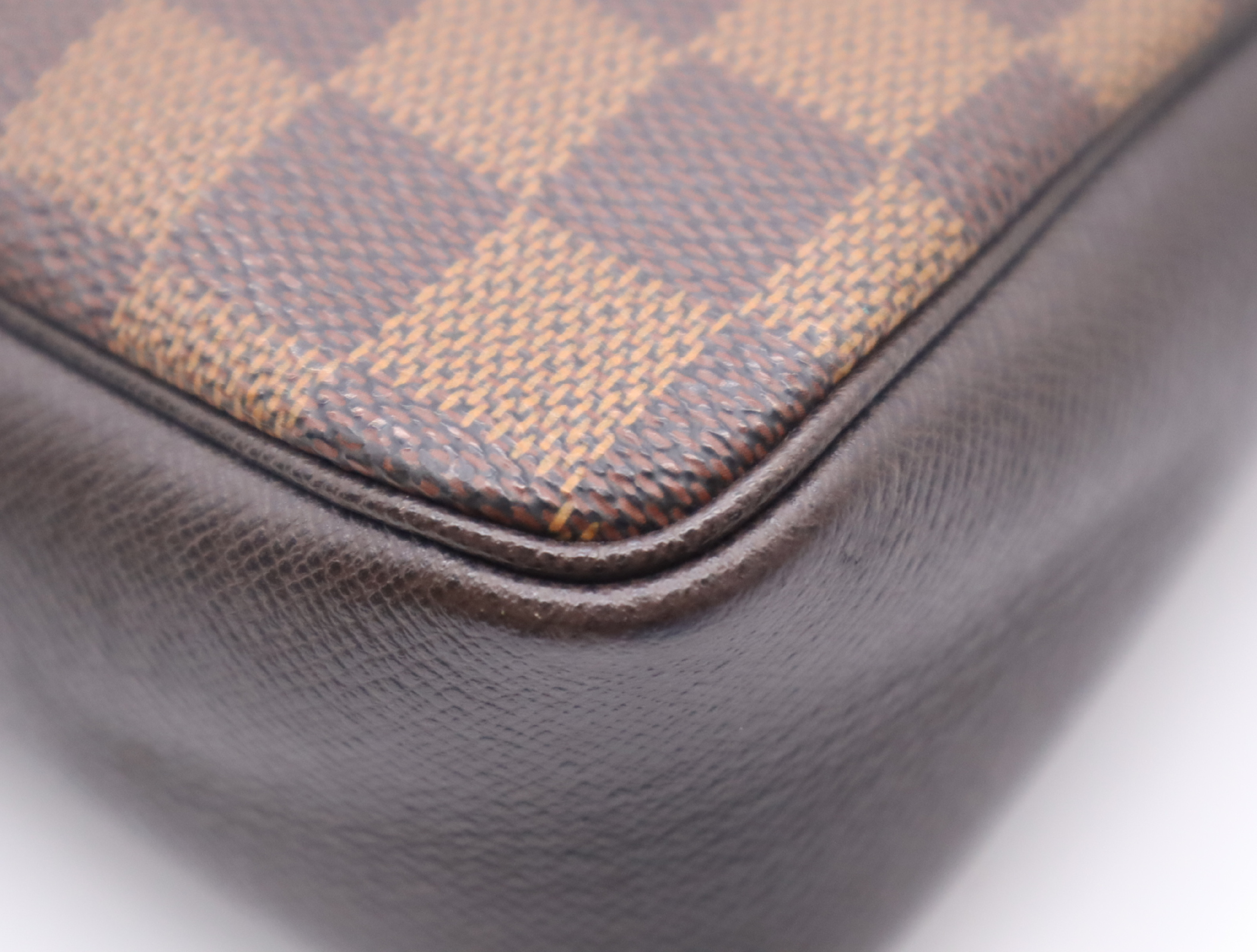 N51982 Damier Trouse Makeup Pouch — view 7