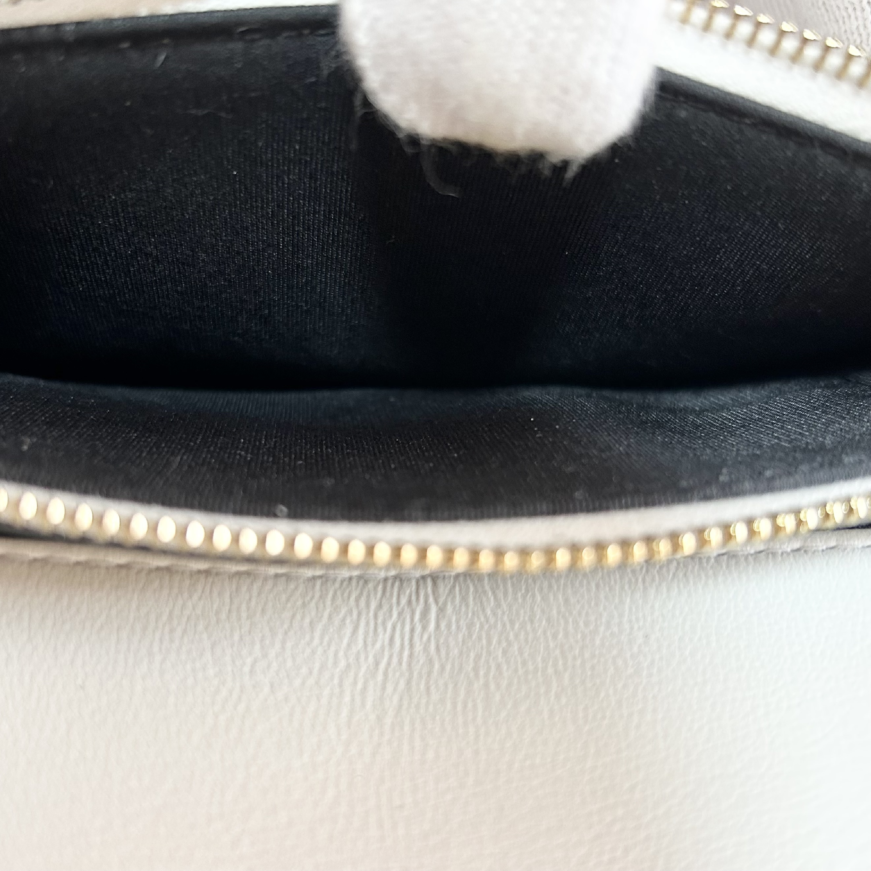 Matelassé Chain Wallet Pearl Chain Shoulder Bag — view 14
