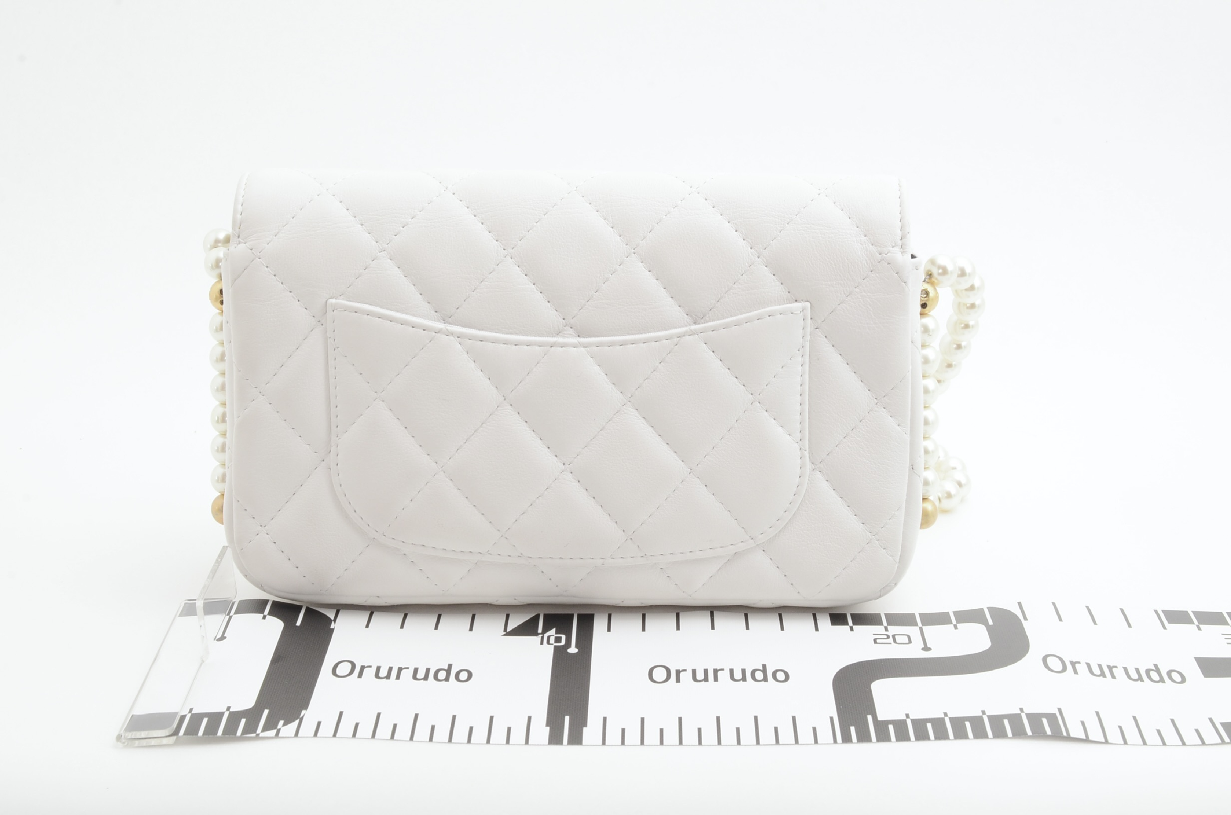 Matelassé Chain Wallet Pearl Chain Shoulder Bag — view 3