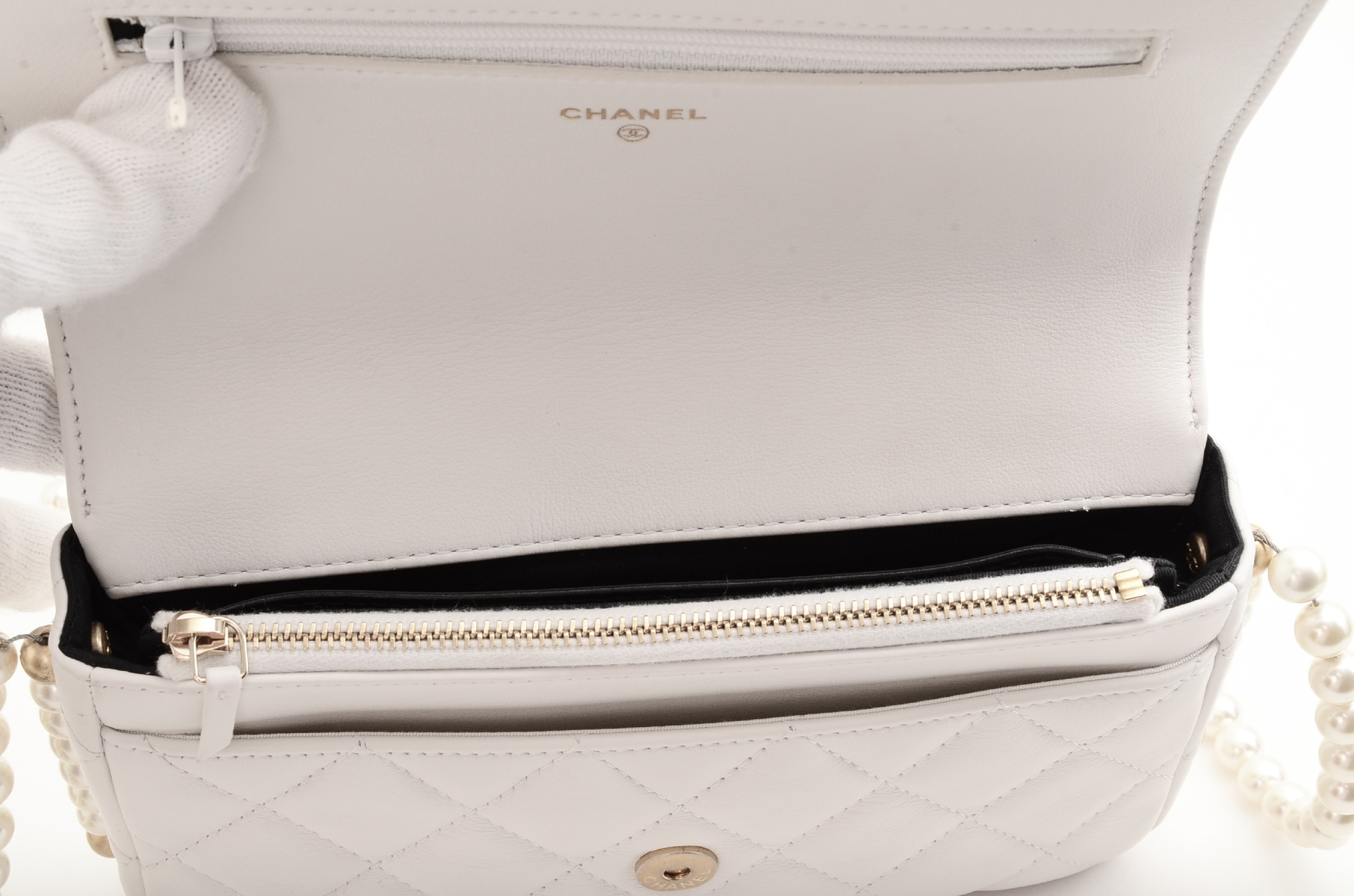 Matelassé Chain Wallet Pearl Chain Shoulder Bag — view 8