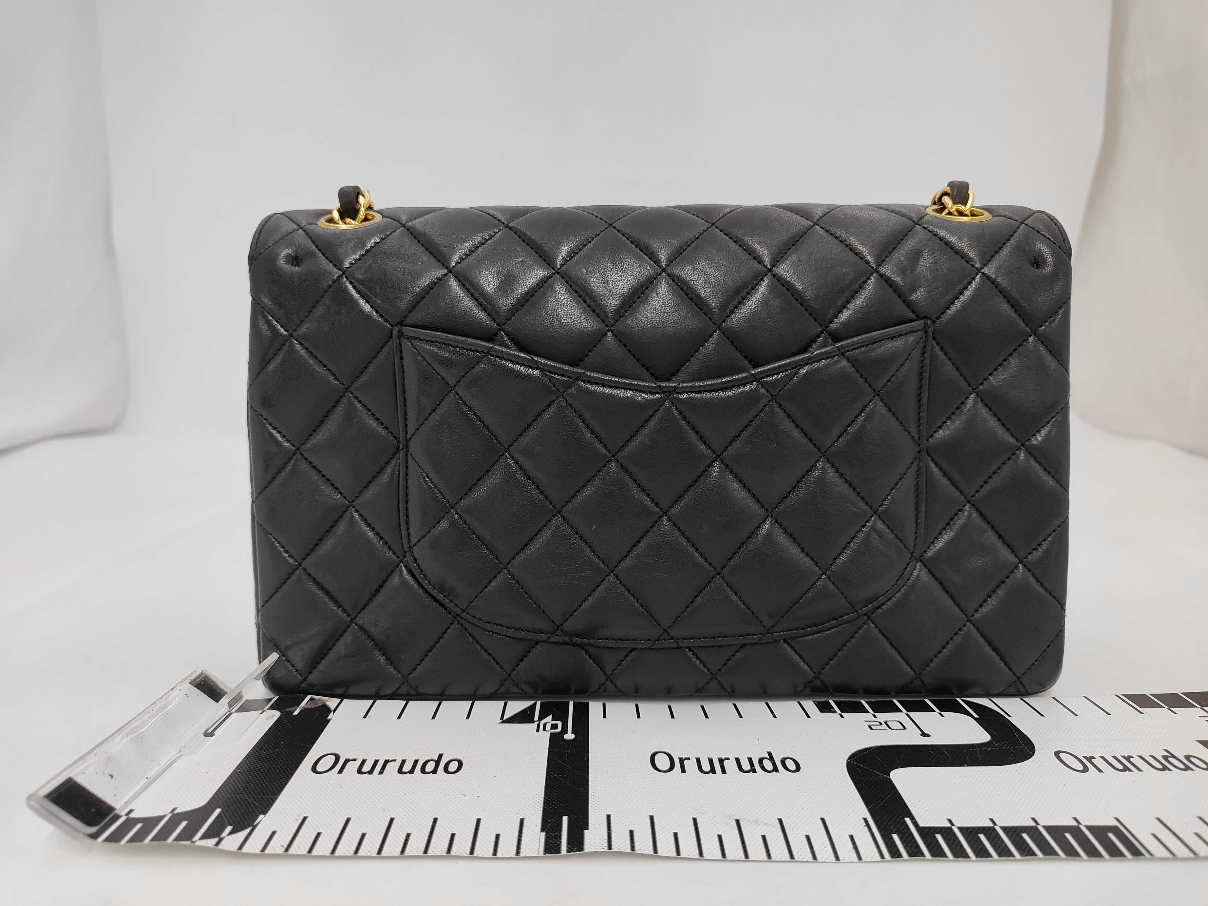 Matelassé 25 Double Flap Double Chain Shoulder Bag (Paris Limited Edition) — view 2