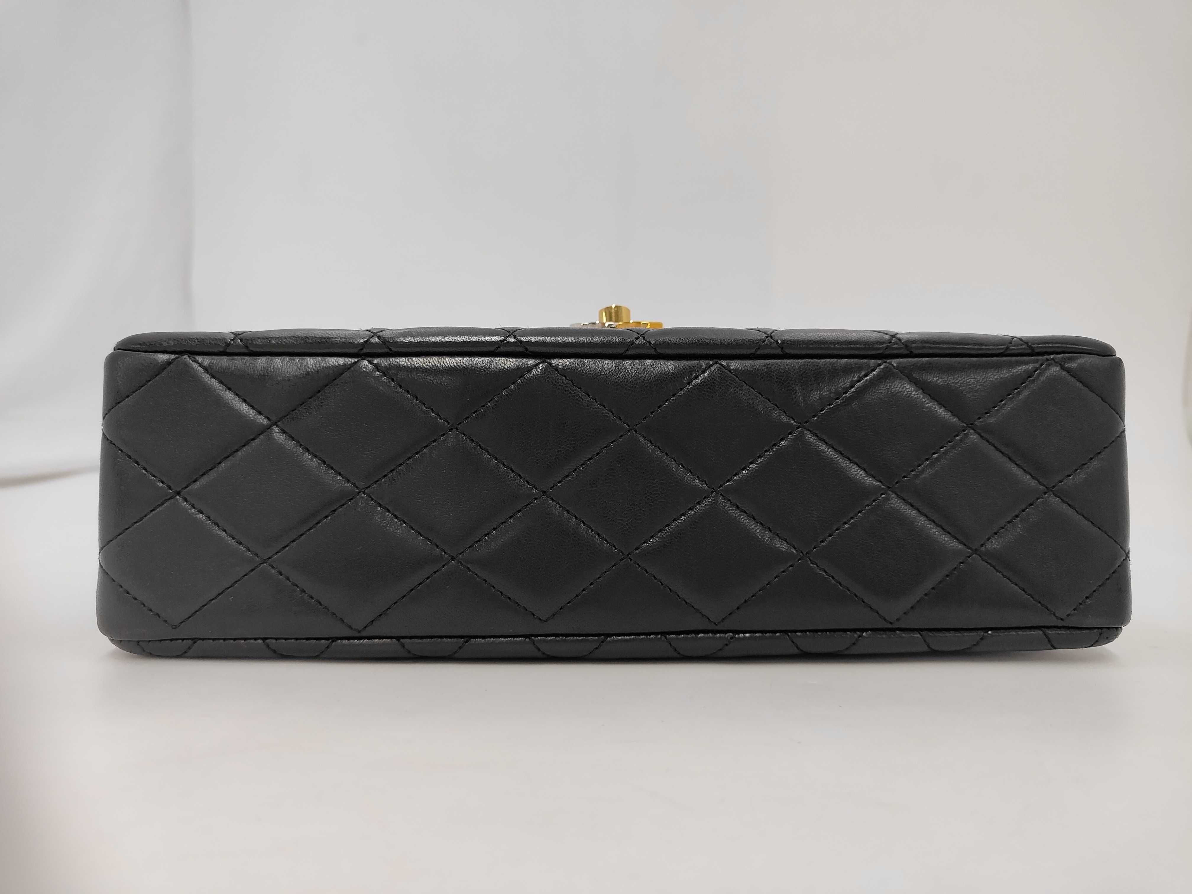 Matelassé 25 Double Flap Double Chain Shoulder Bag (Paris Limited Edition) — view 3
