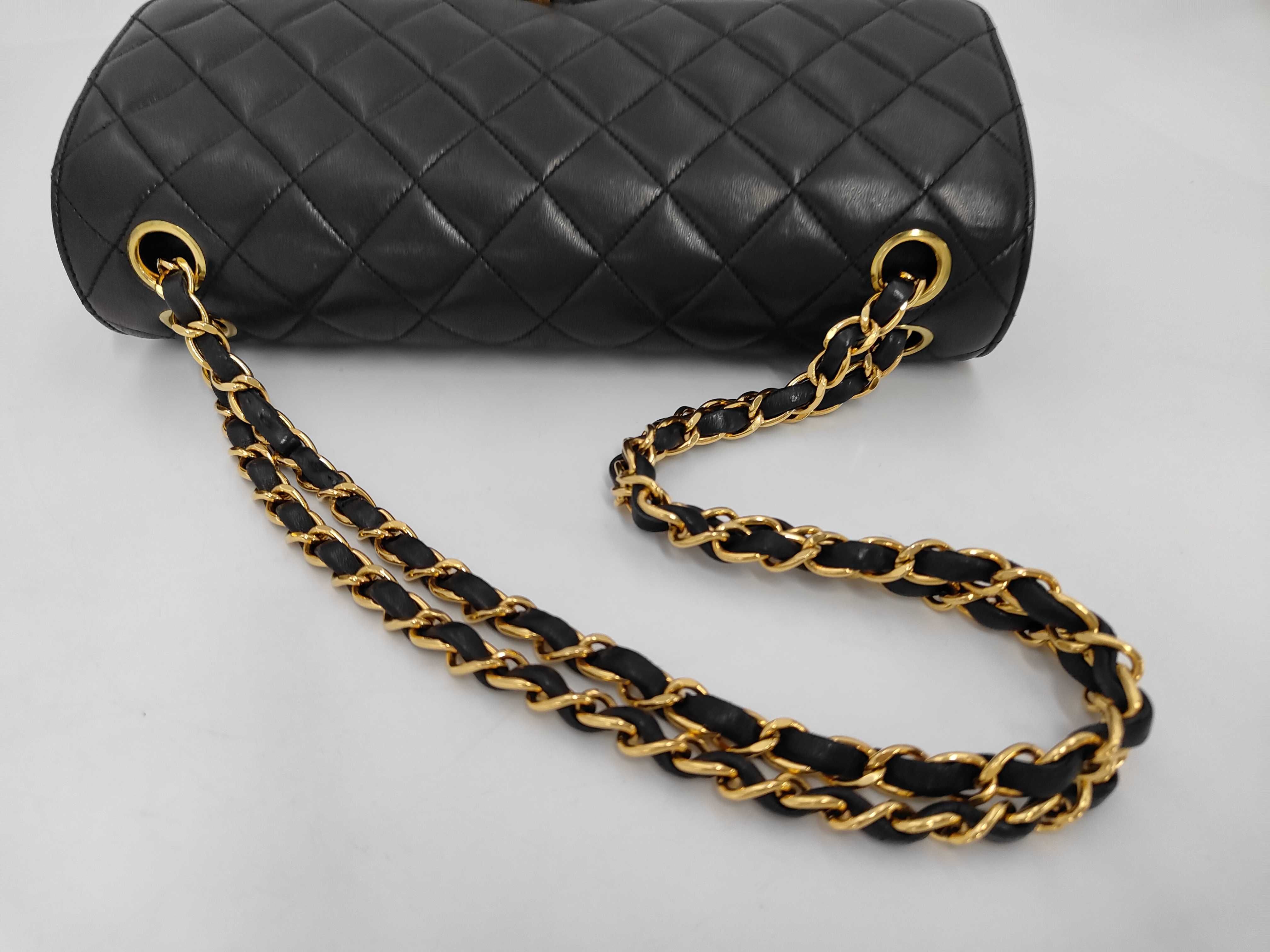 Matelassé 25 Double Flap Double Chain Shoulder Bag (Paris Limited Edition) — view 5