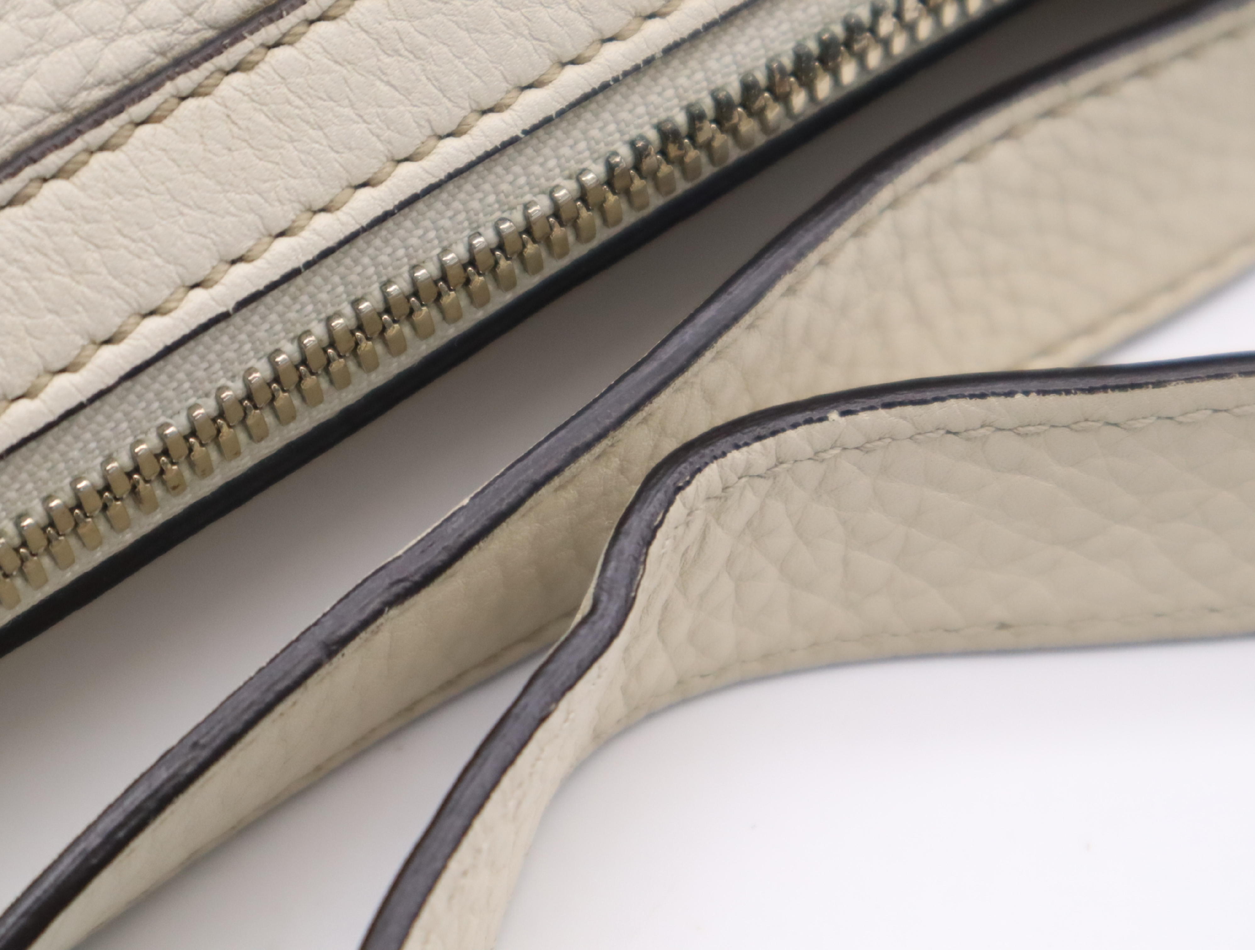 295175 Leather Soho Interlocking G Tassel Ivory Shoulder Bag — view 11