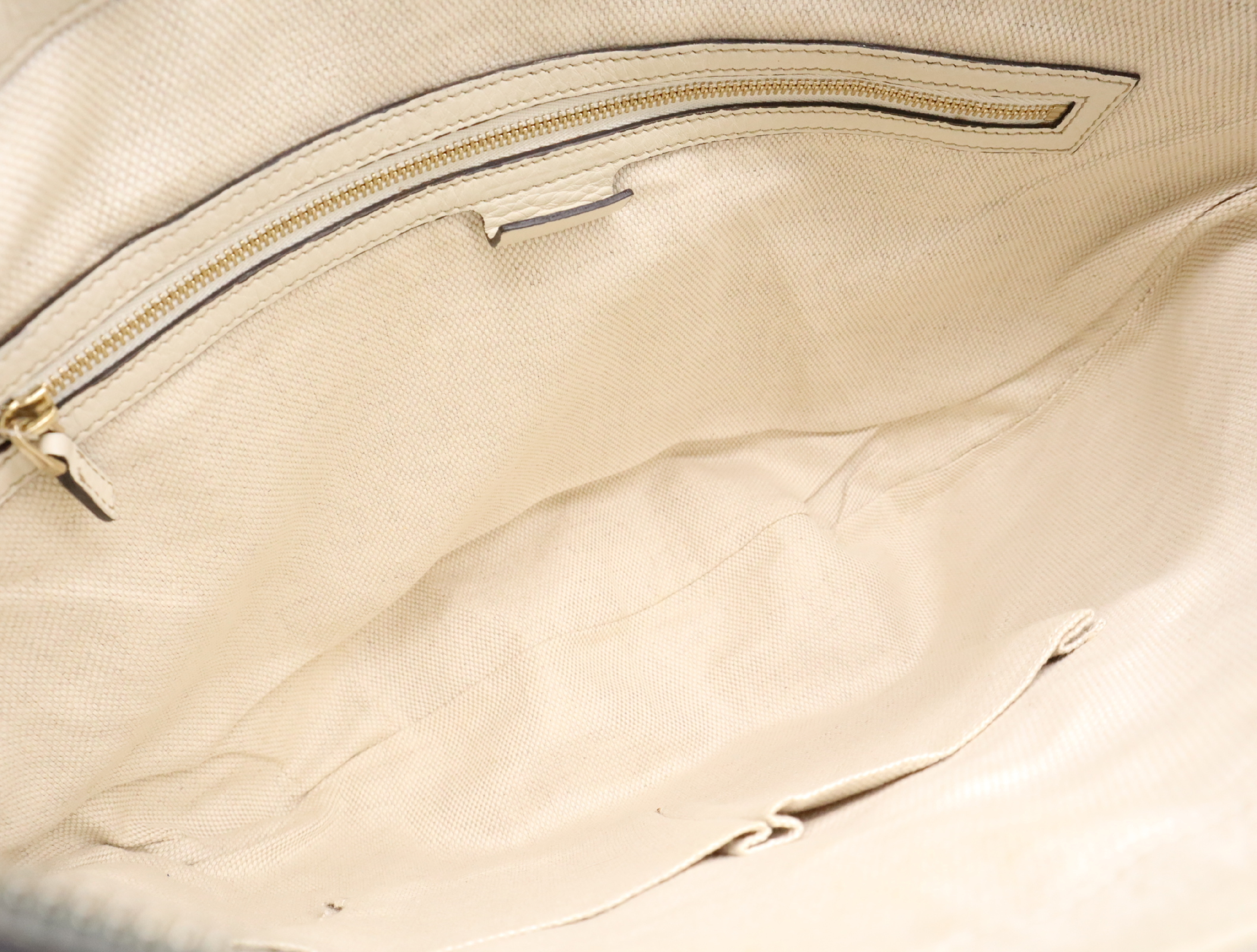 295175 Leather Soho Interlocking G Tassel Ivory Shoulder Bag — view 13
