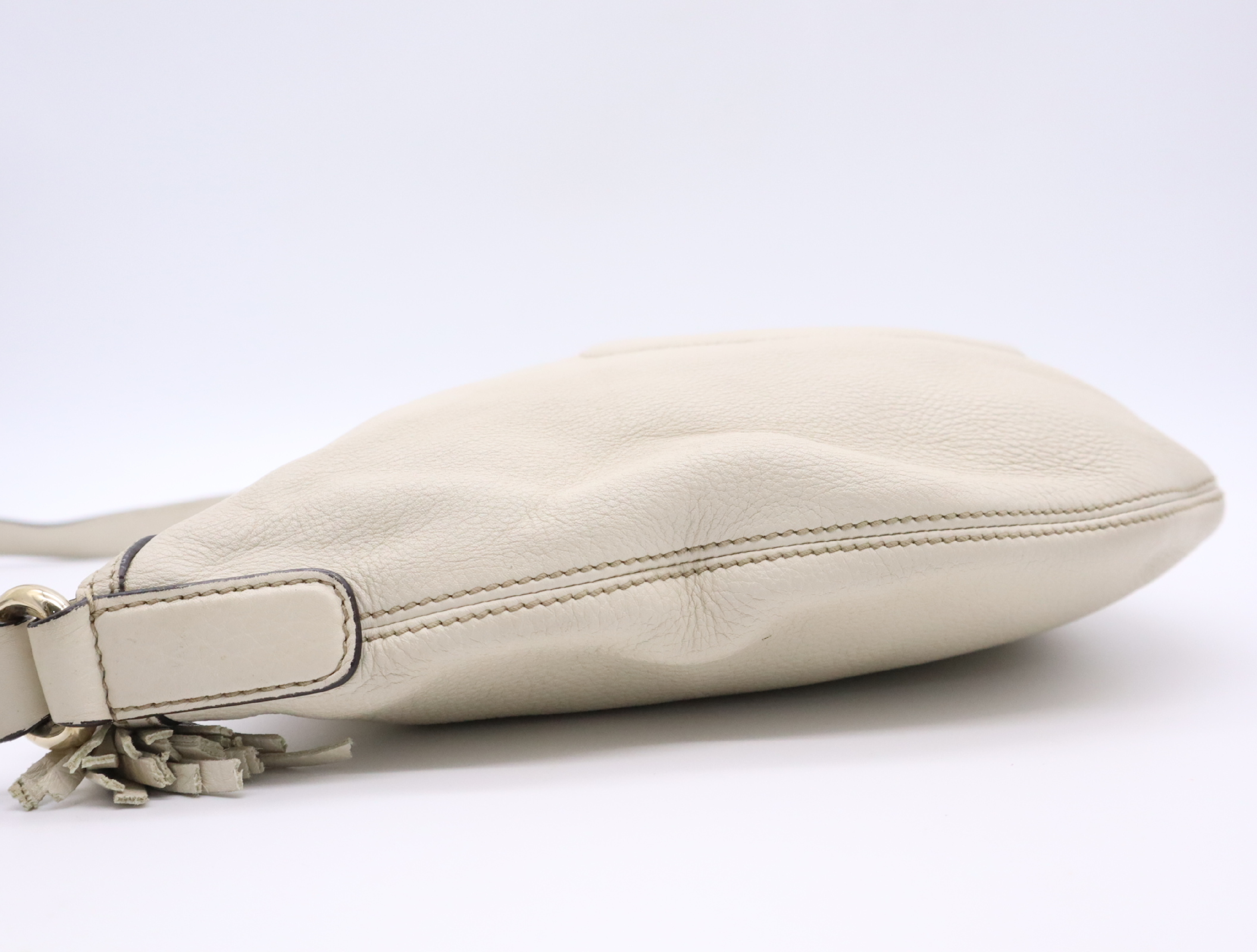 295175 Leather Soho Interlocking G Tassel Ivory Shoulder Bag — view 3