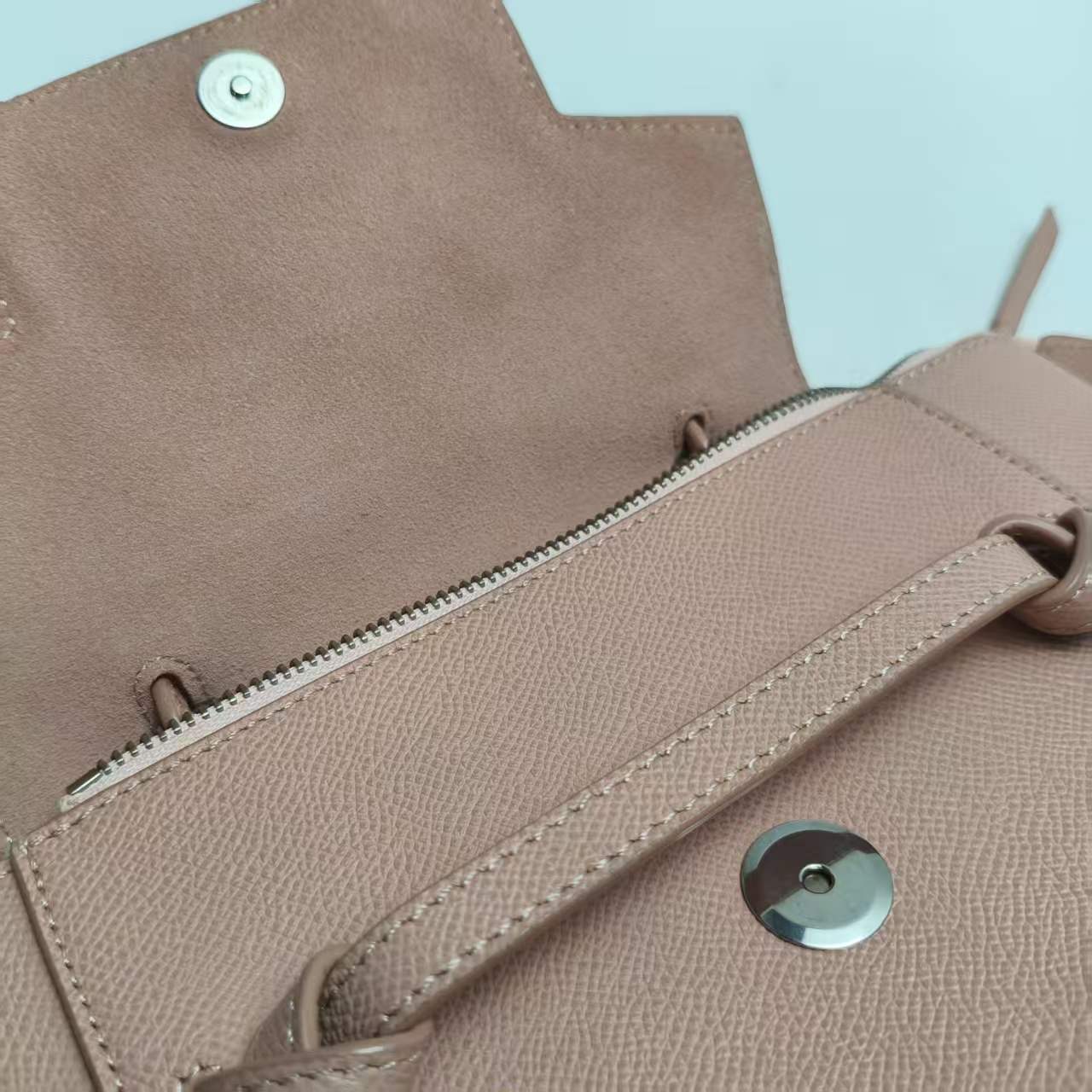 【*Shipped from: China*】CELINE Belt Leather Shoulder Bag — view 10