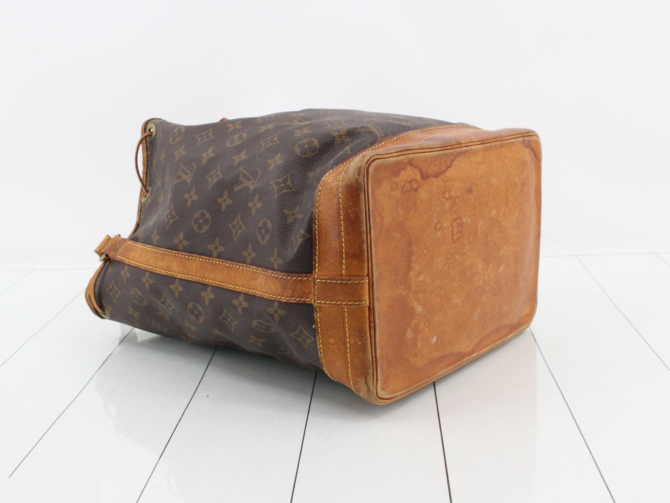 Noe Monogram Shoulder Bag — view 5