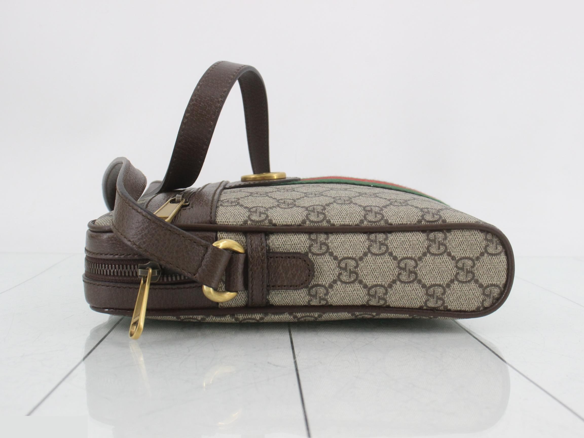 GG Supreme Small Messenger Bag — view 4