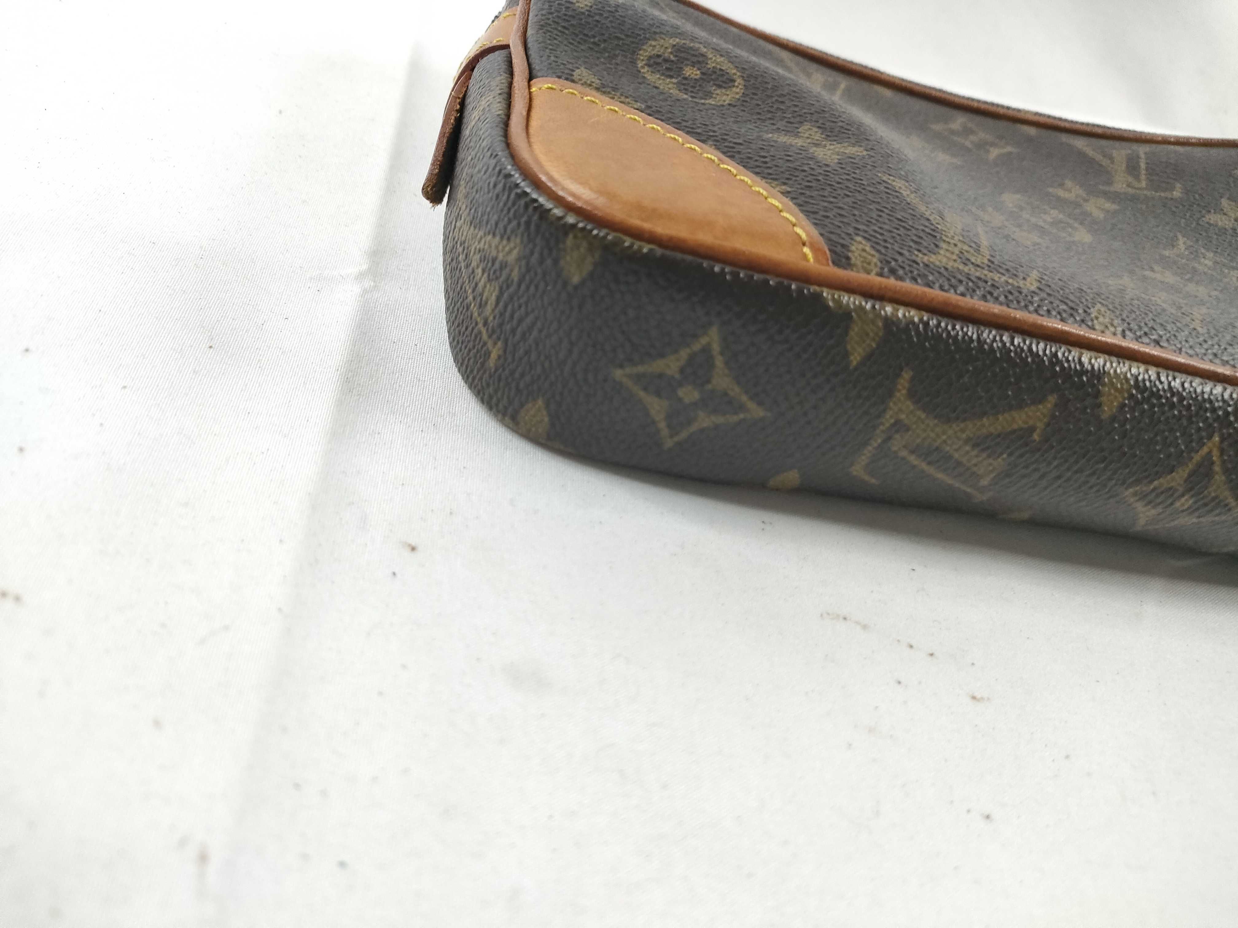 Monogram Louis Vuitton Second Bag — view 3