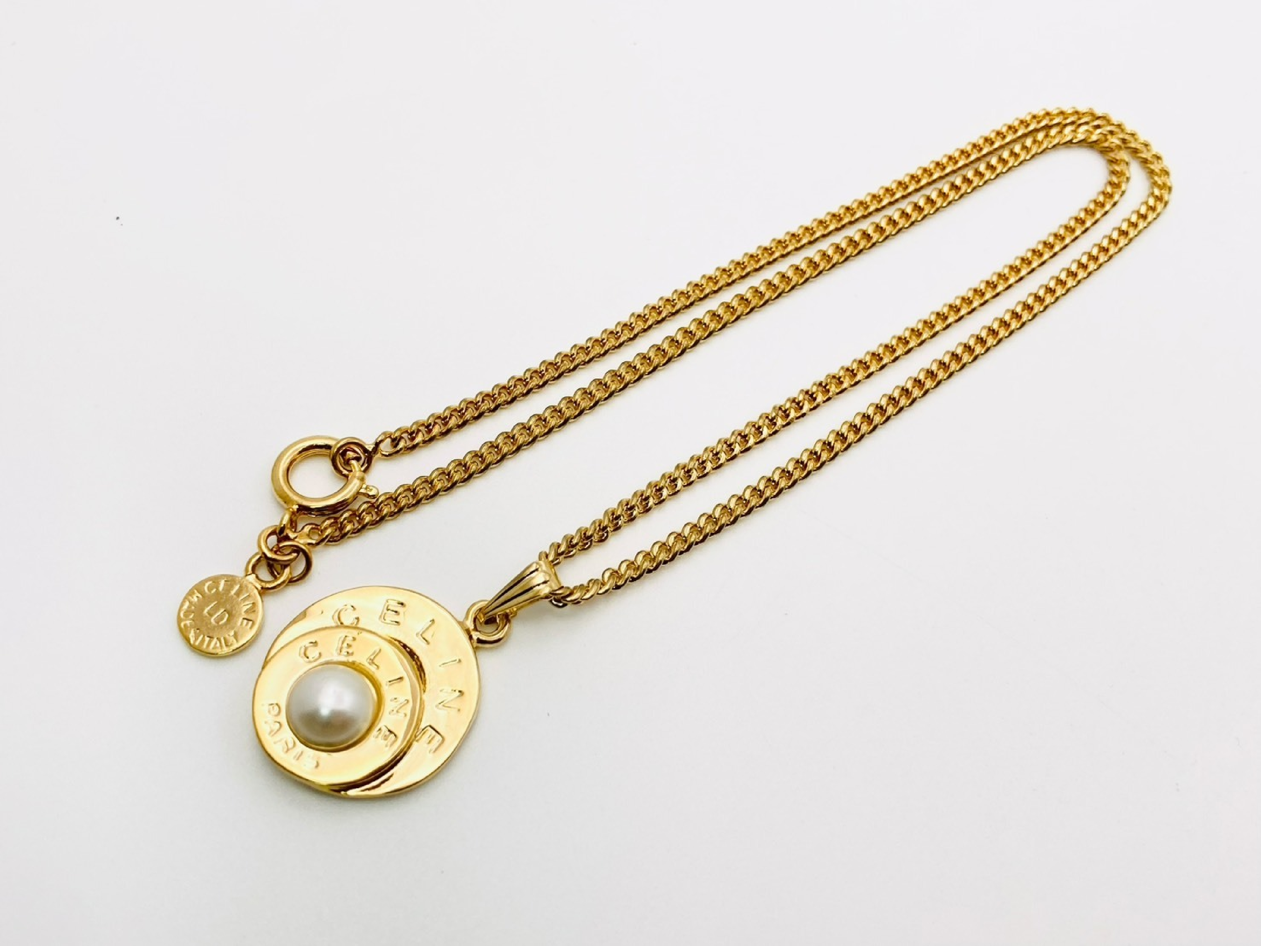 Logo Faux Pearl Double Round Circle Chain Necklace Gold Necklace — view 3