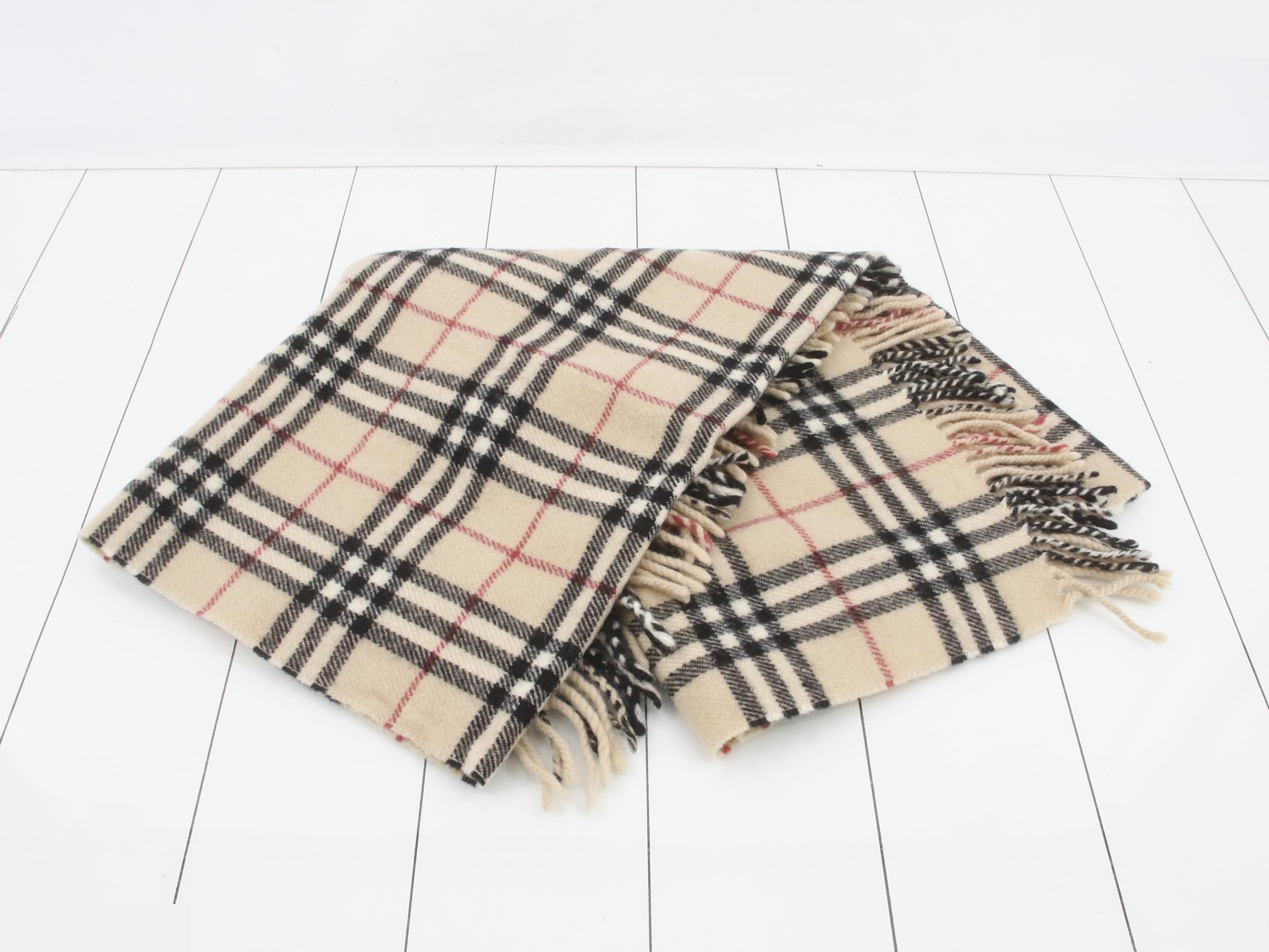 Nova Check lap blanket/shawl, beige — view 3