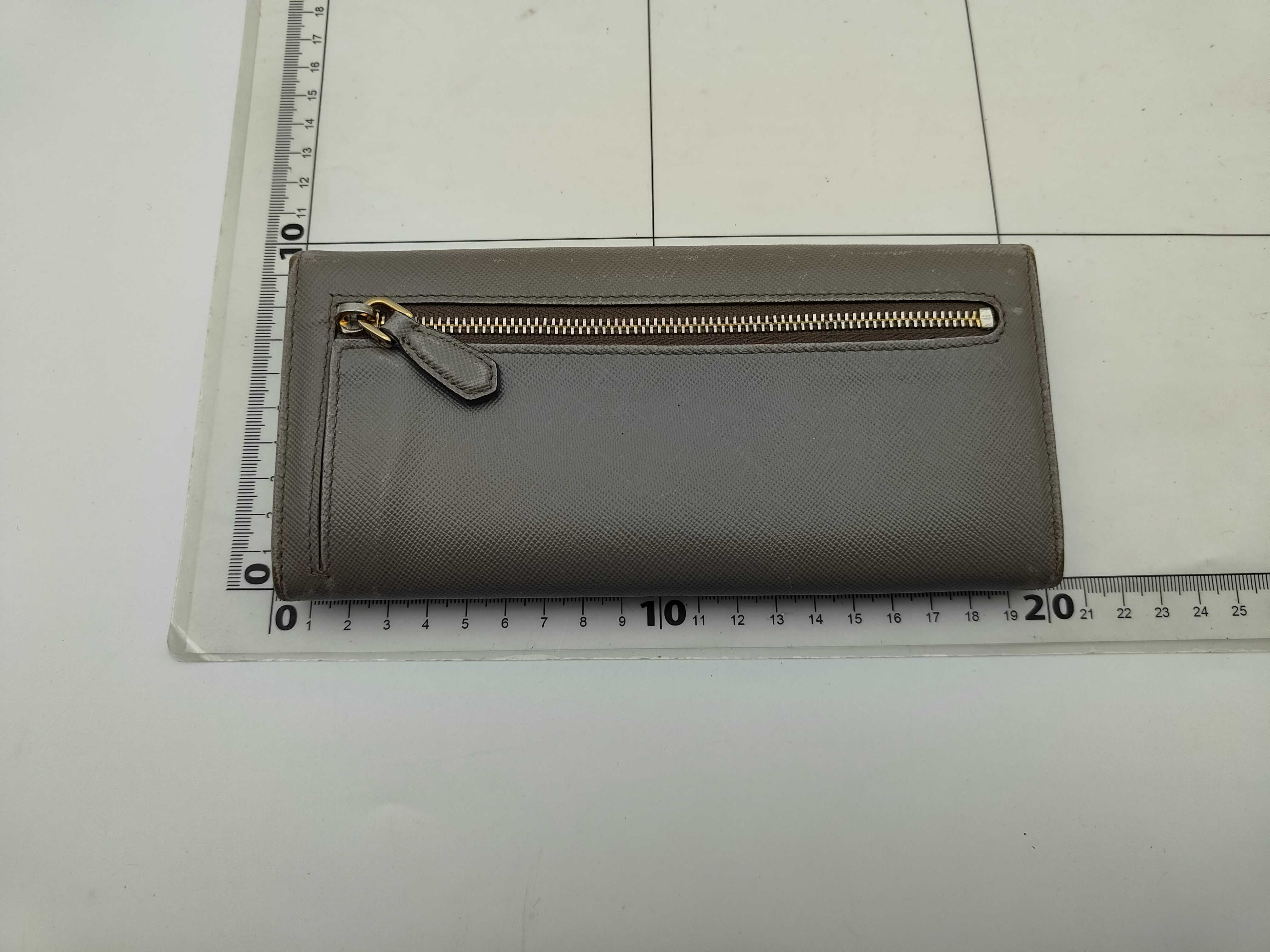 wallet — view 2
