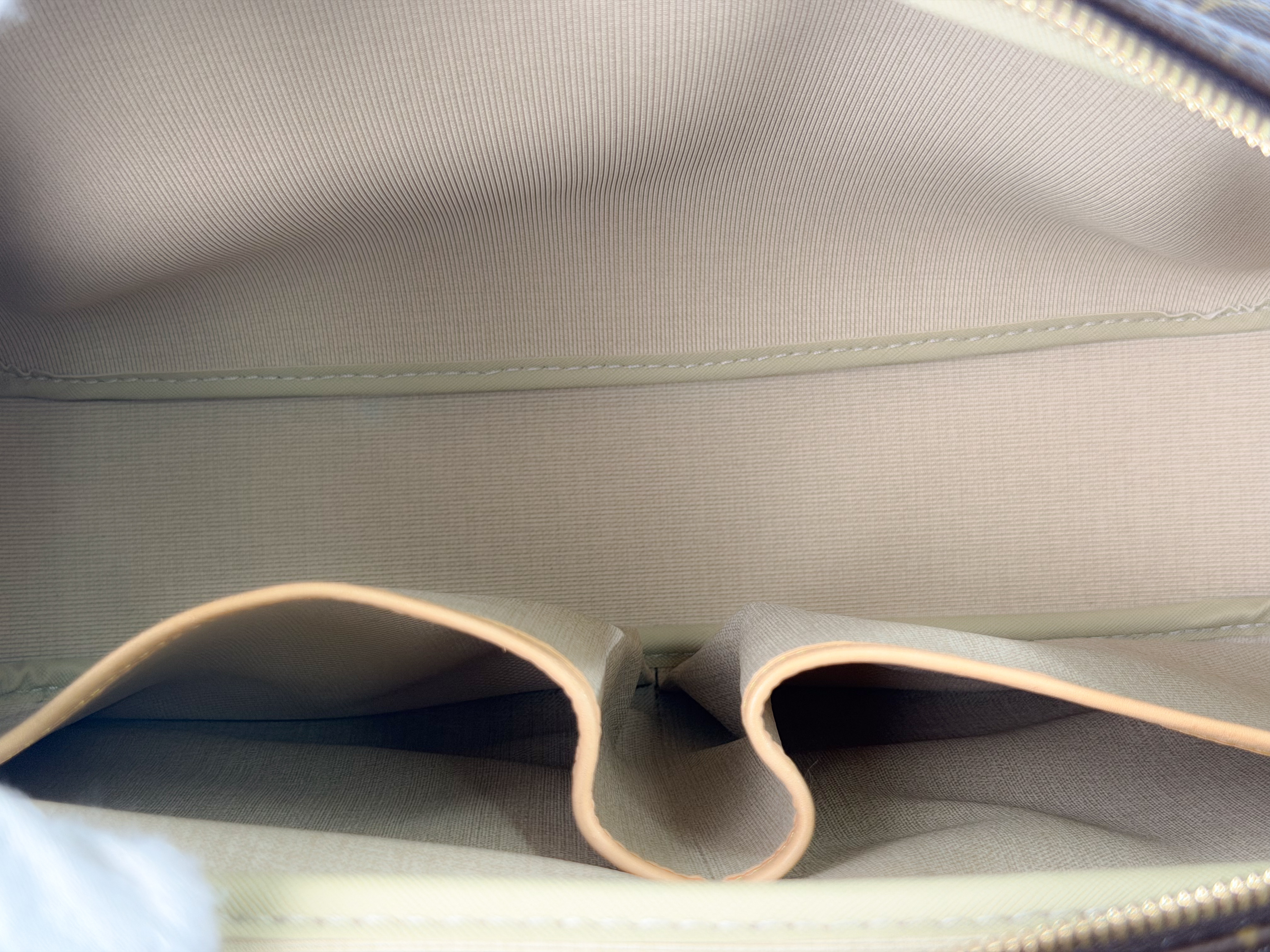 Monogram M45252 Reporter GM SP0046 Shoulder Bag — view 13