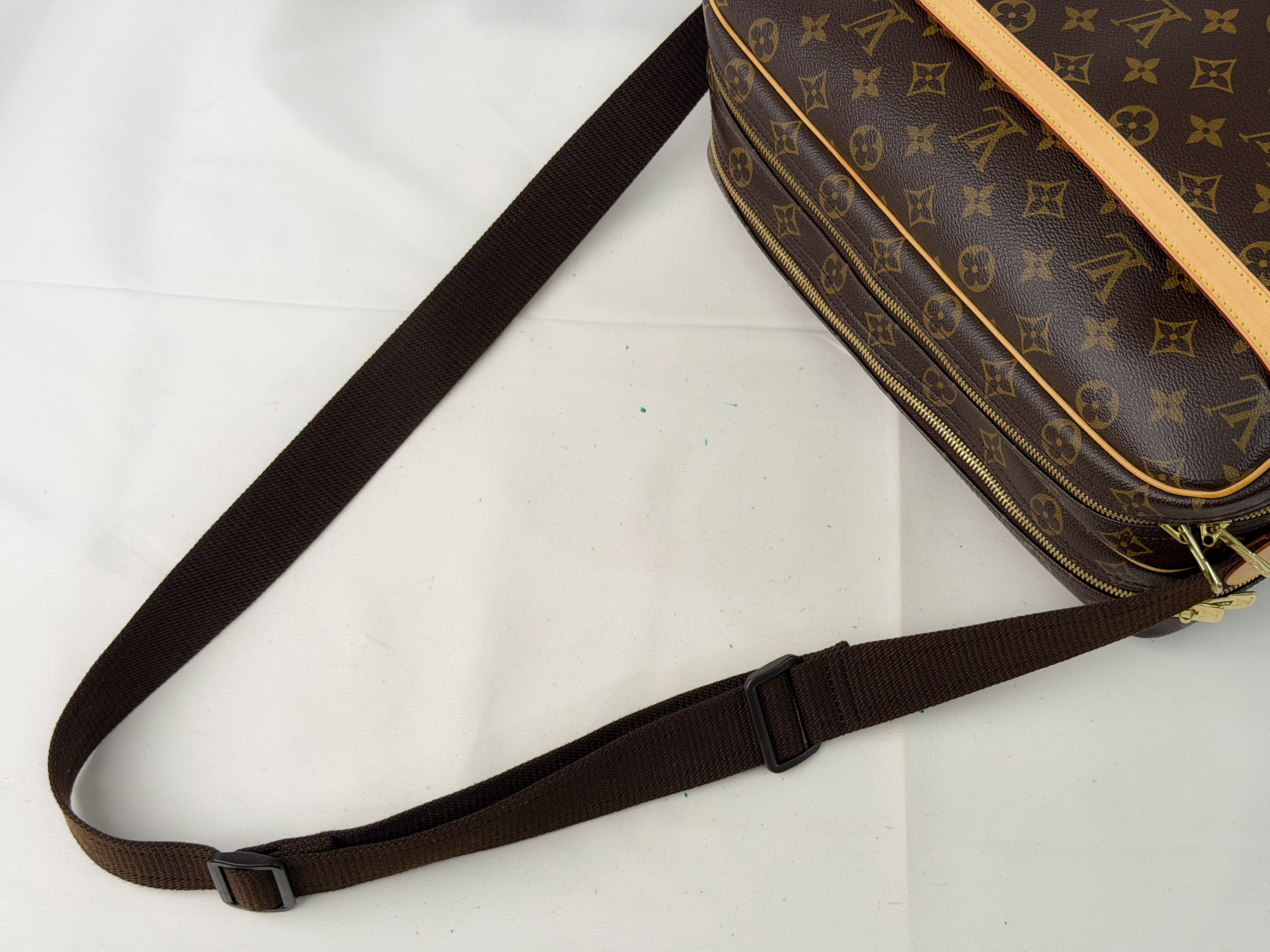 Monogram M45252 Reporter GM SP0046 Shoulder Bag — view 4