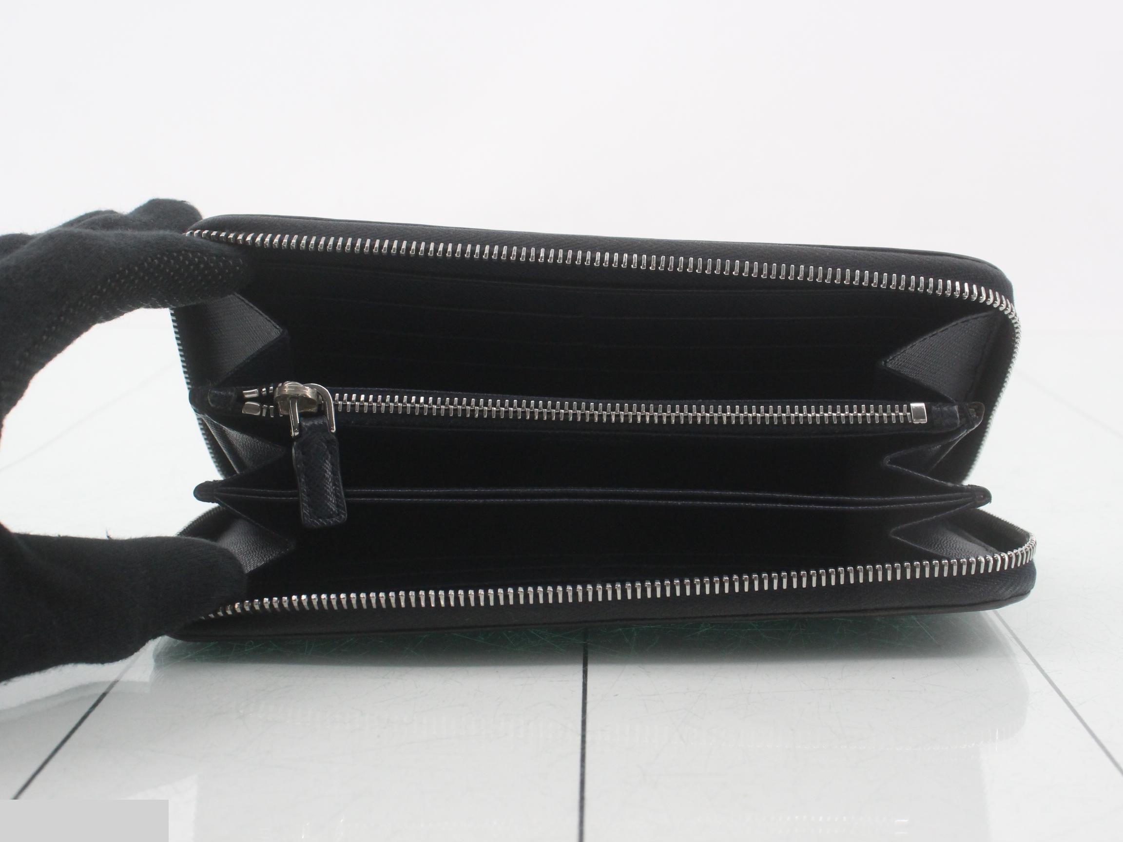 Other lines: Bags and Wallets — view 4
