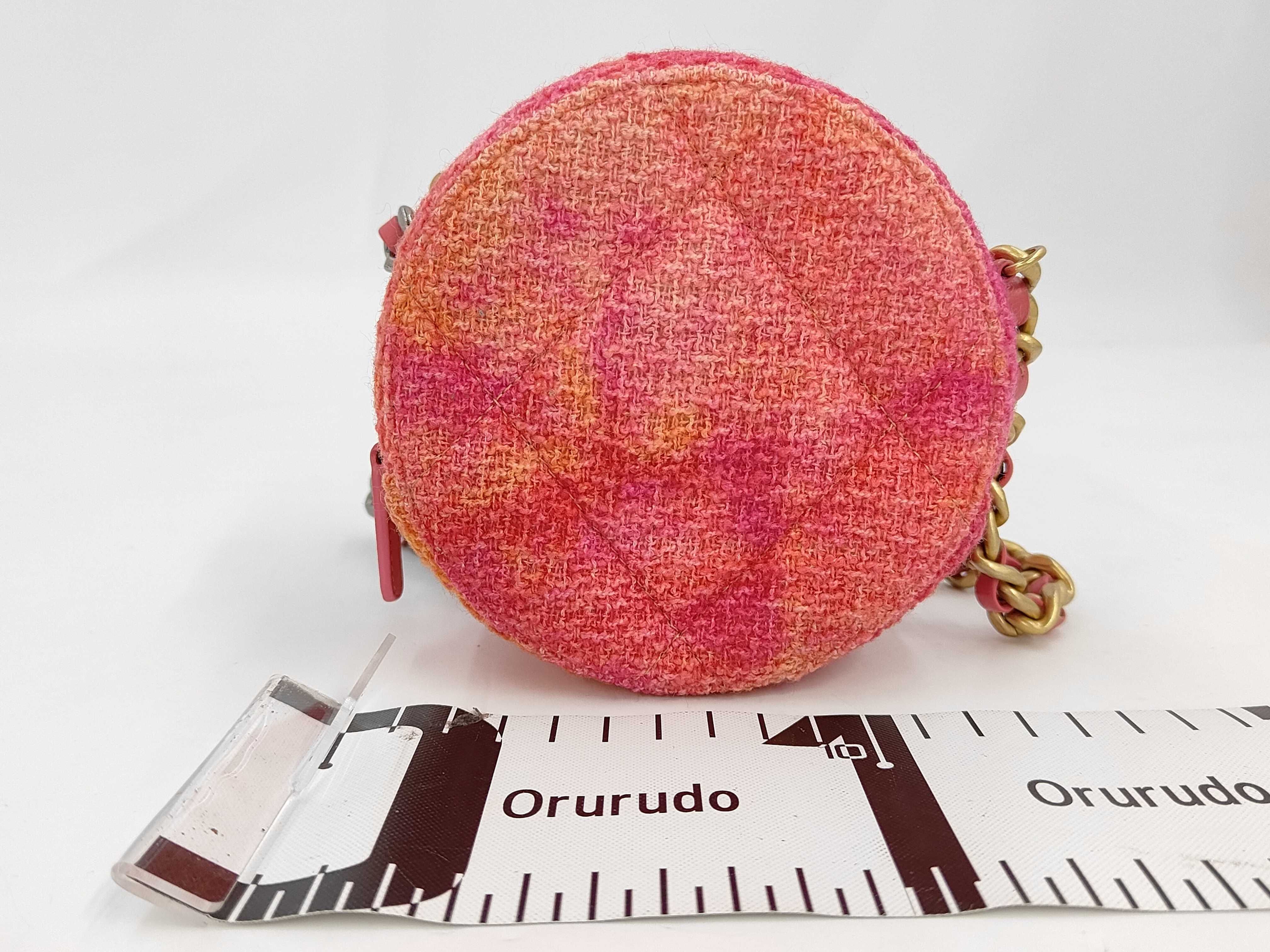 Chain Bag 19 Bag Gold Button Shoulder Bag — view 2