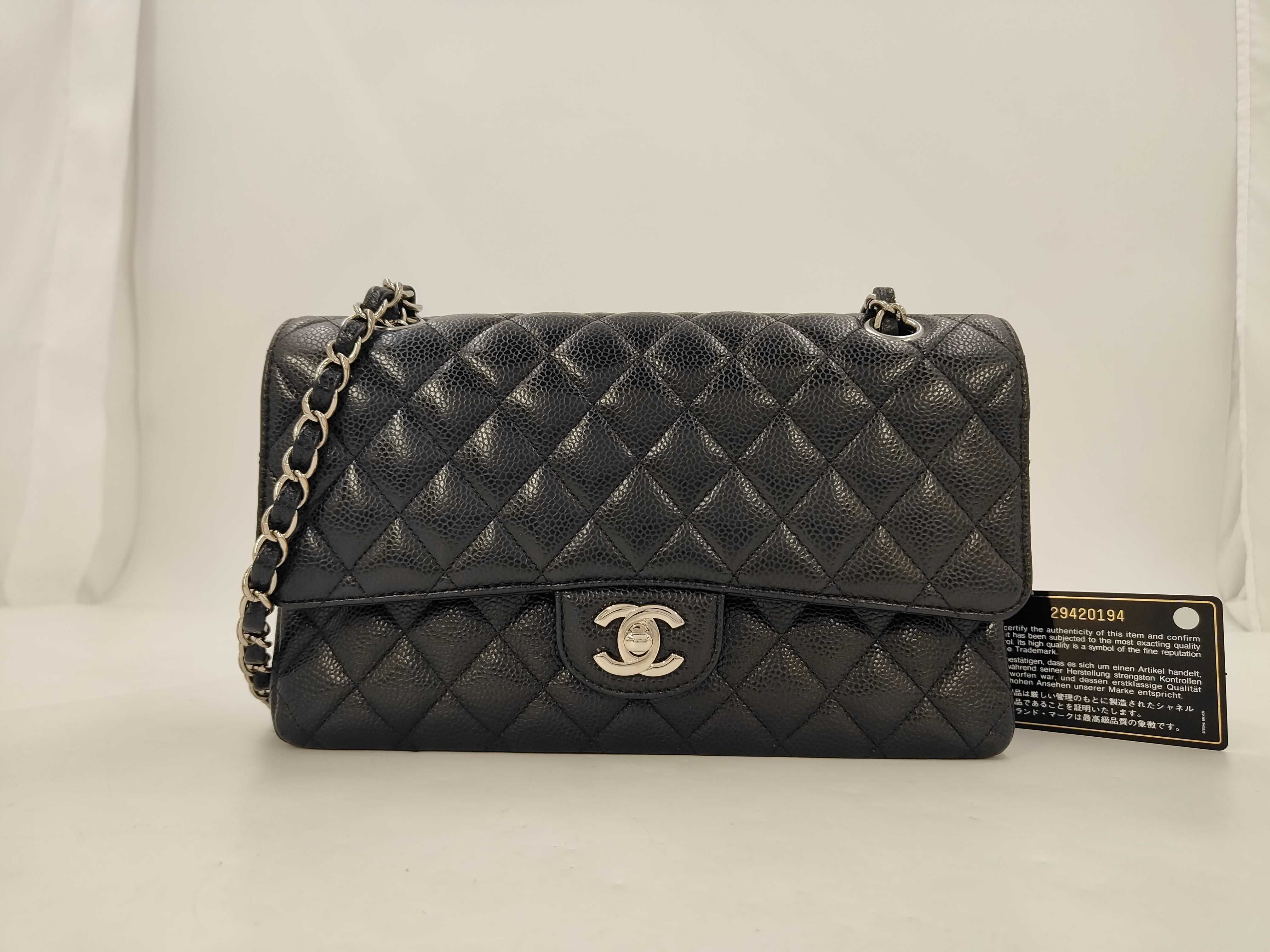 Matelassé 25 Caviar Double Flap Double Chain Shoulder Bag