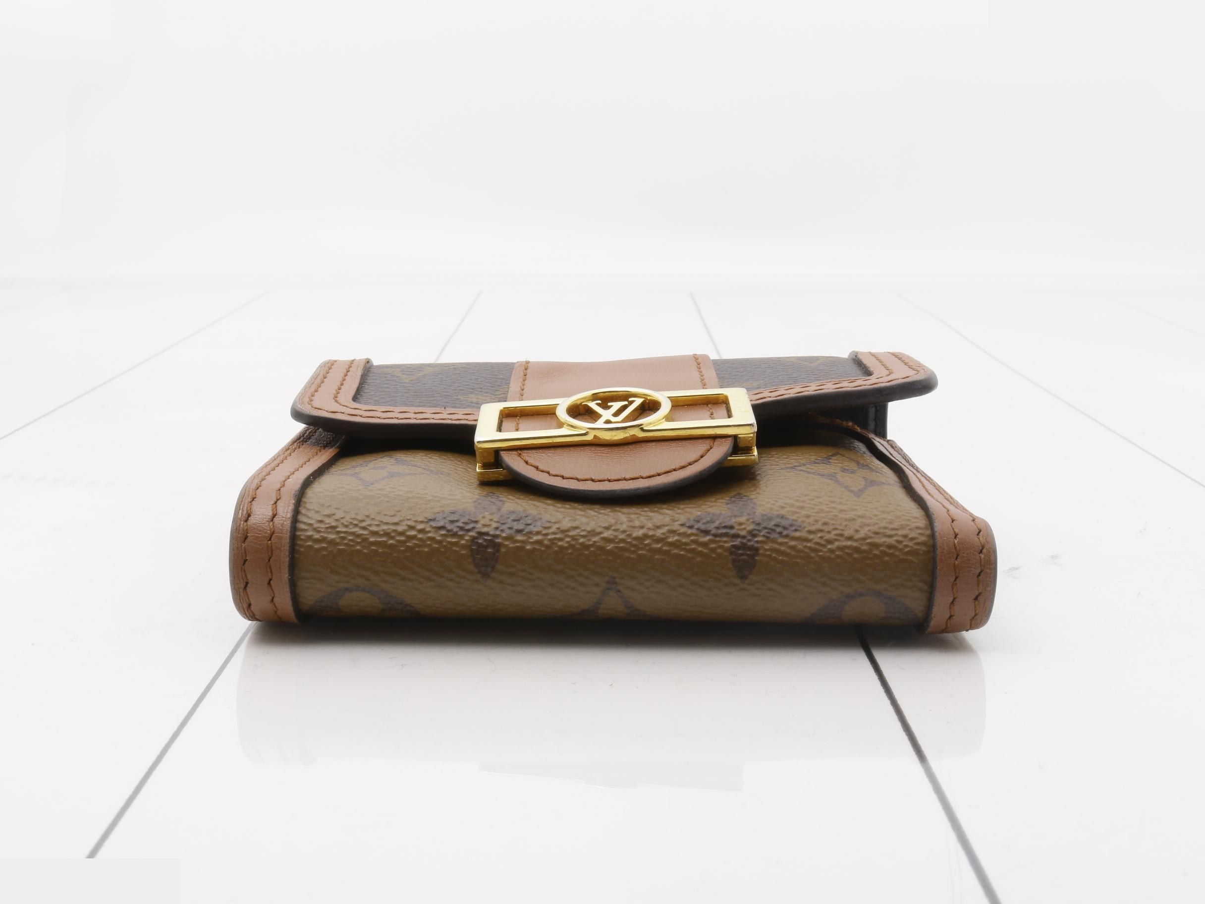 LV Monogram Portefeuille Dauphine Compact Folding Wallet — view 3