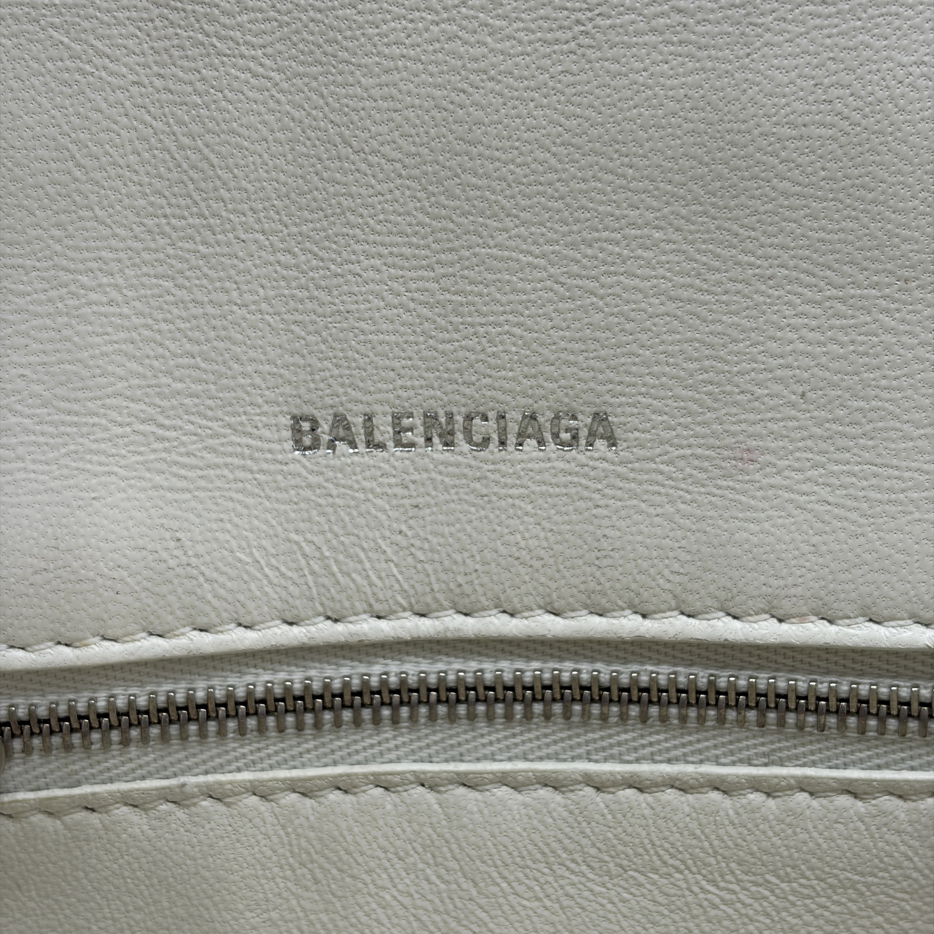 Hourglass 2-way Shoulder Bag — view 14