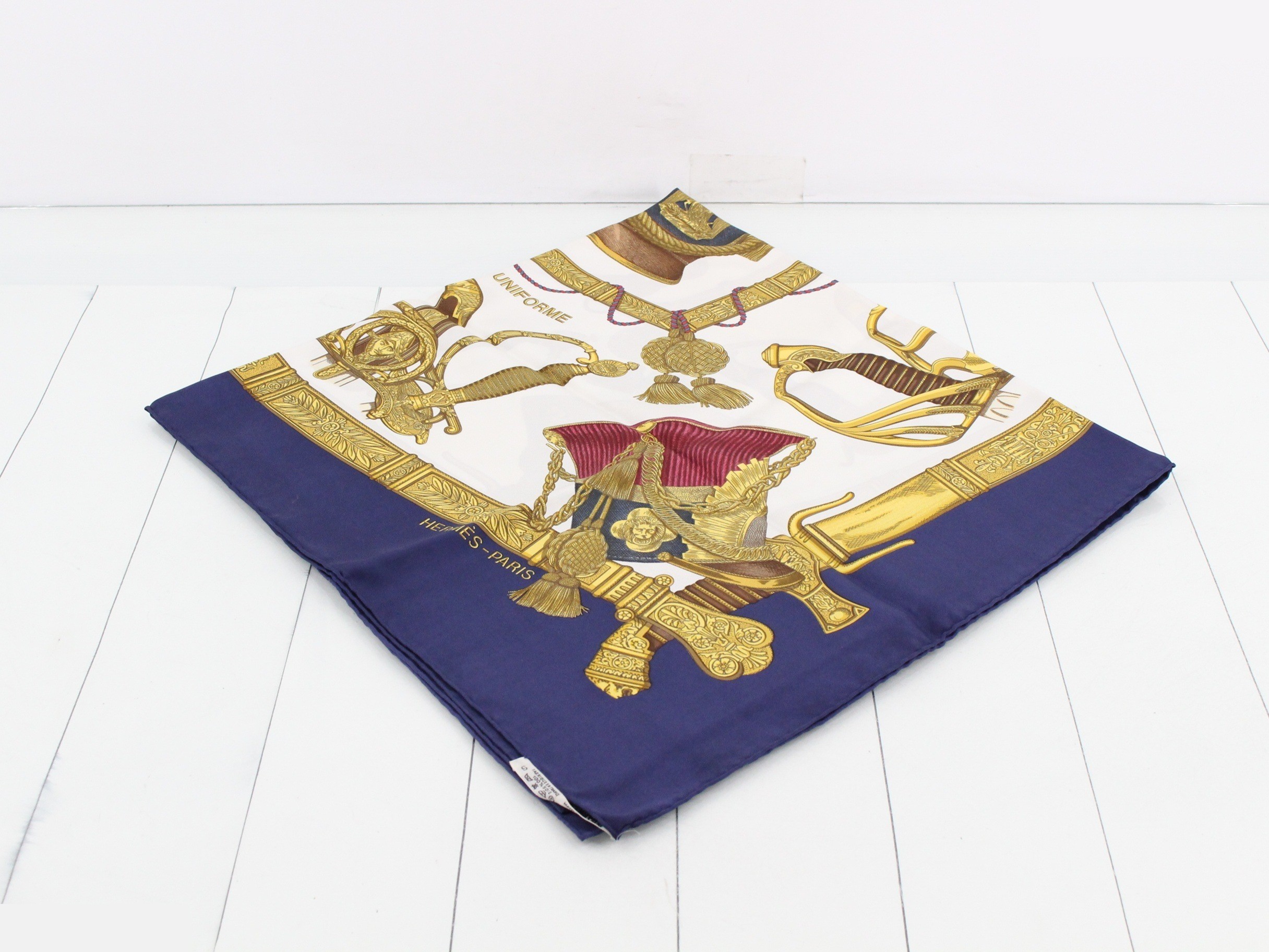 Carre 90 GRAND UNIFORME (Grand Uniform / Magnificent Uniform)